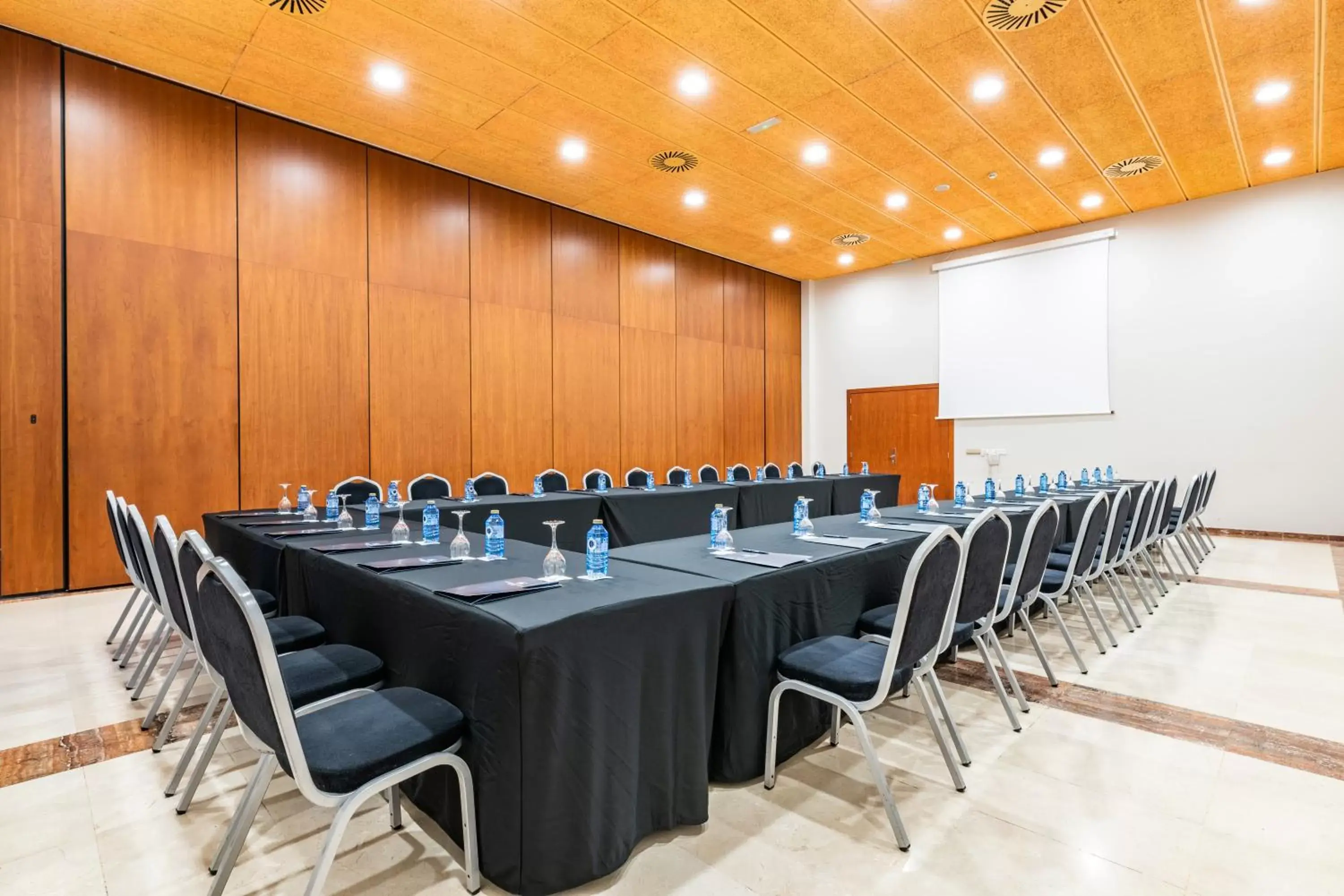 Meeting/conference room in Eurostars San Lazaro