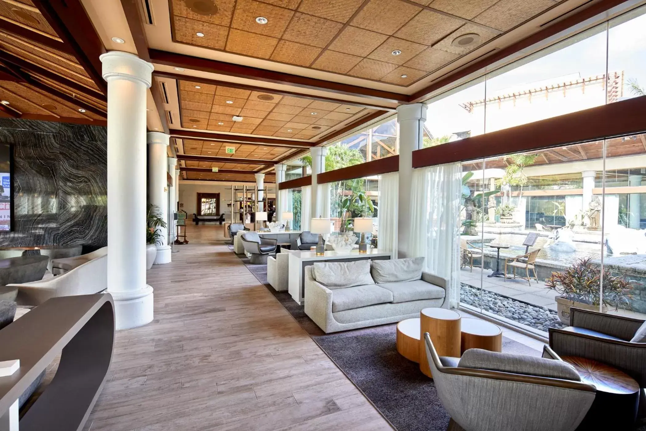 Lobby or reception in Universal's Loews Royal Pacific Resort
