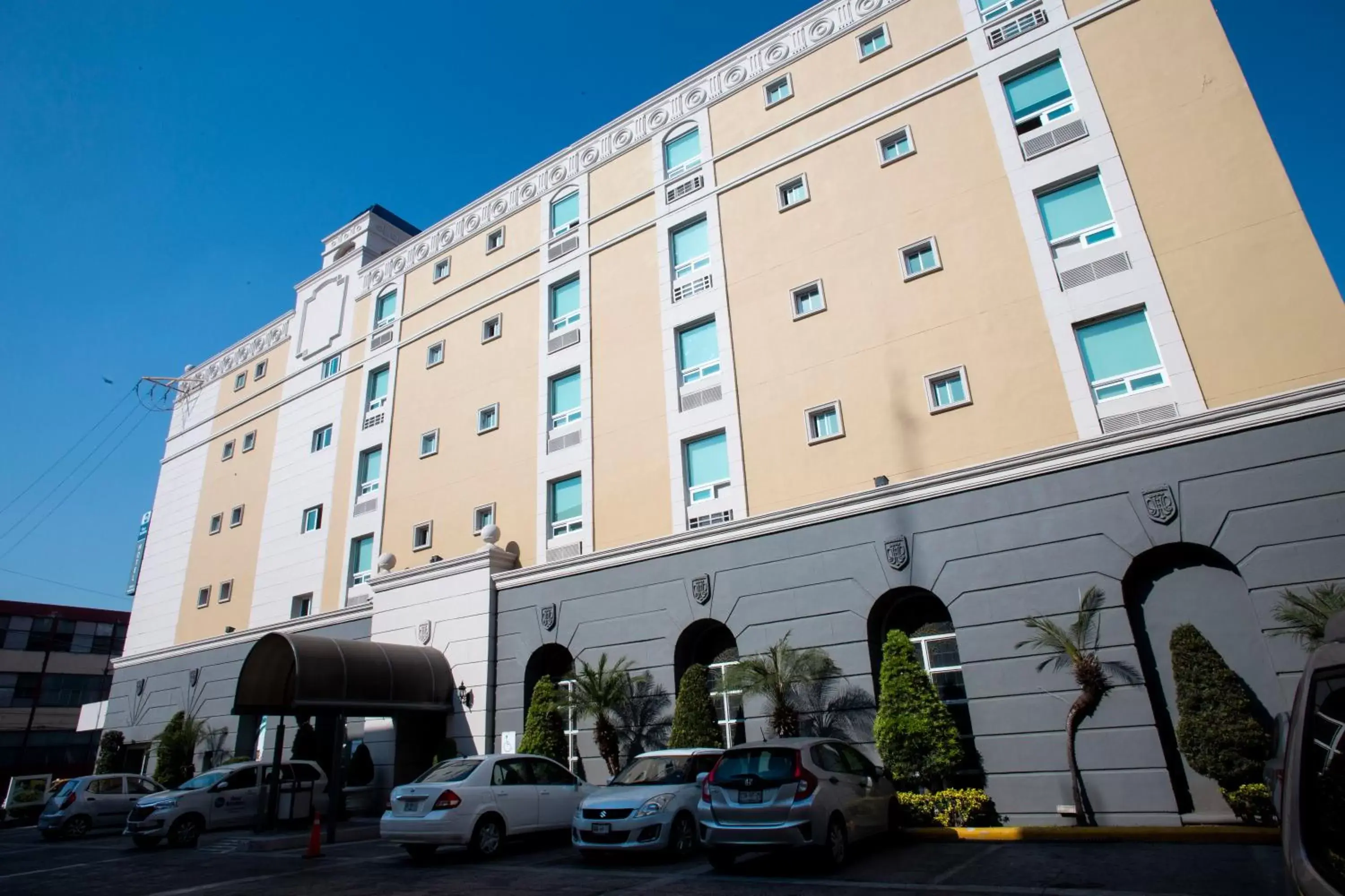 Property building in Best Western Centro Monterrey