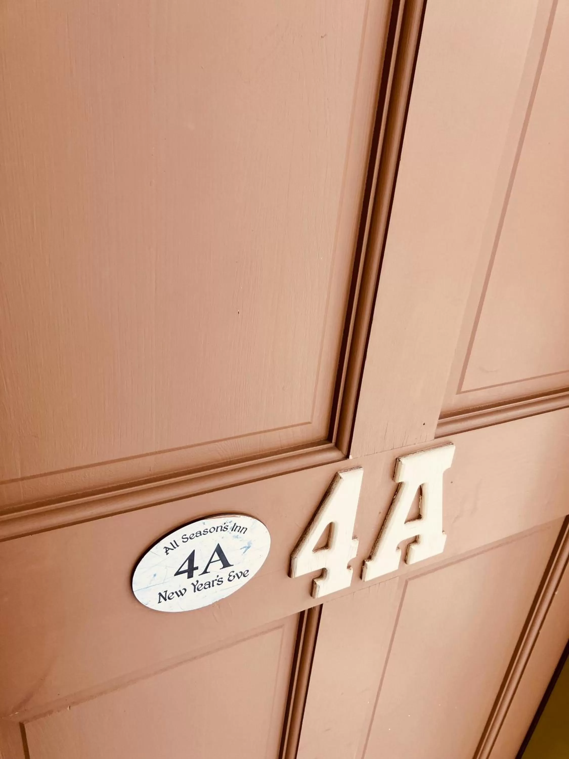 Facade/entrance in All Seasons Inn