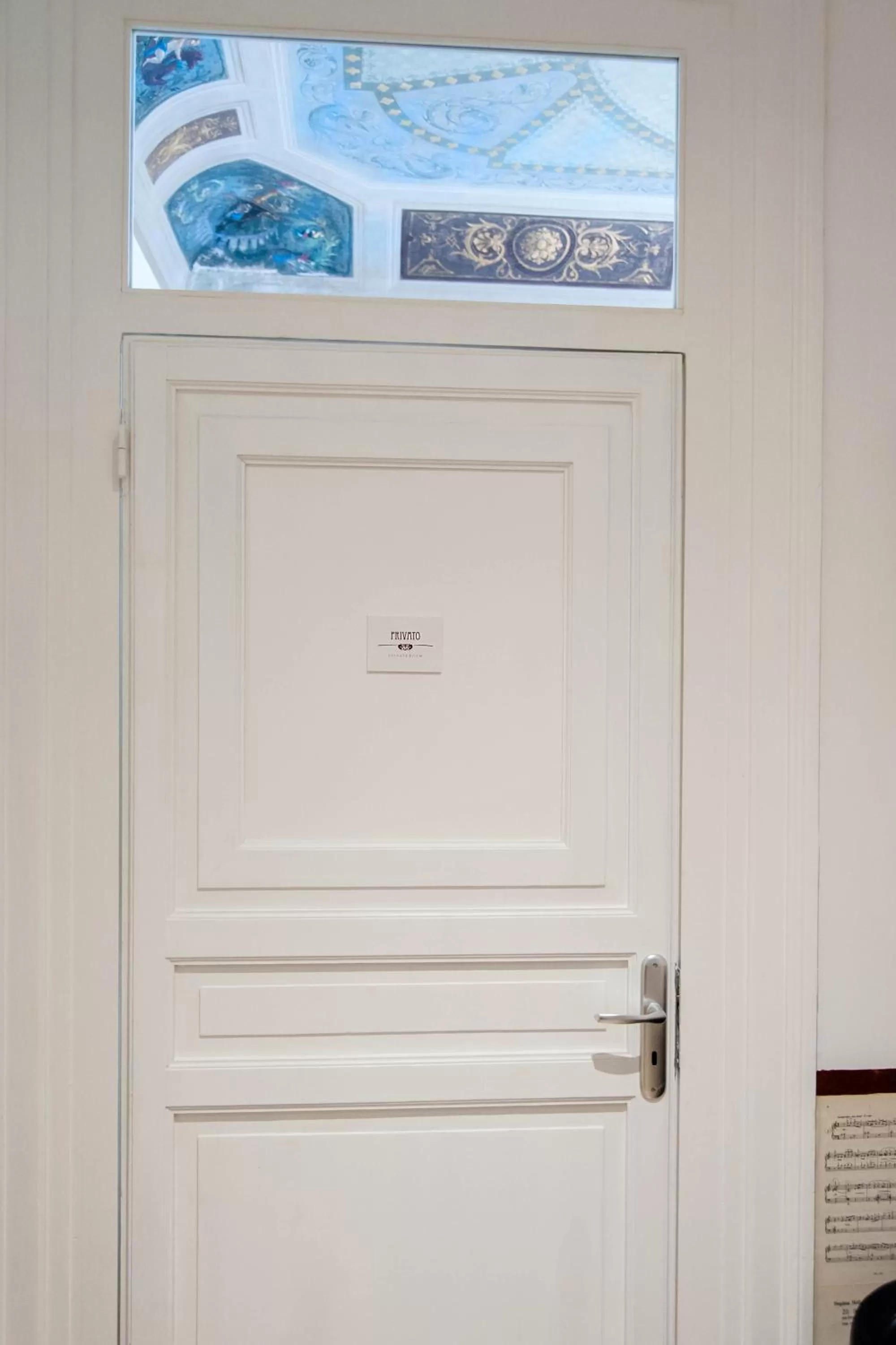 Decorative detail in L'Opera Buffa