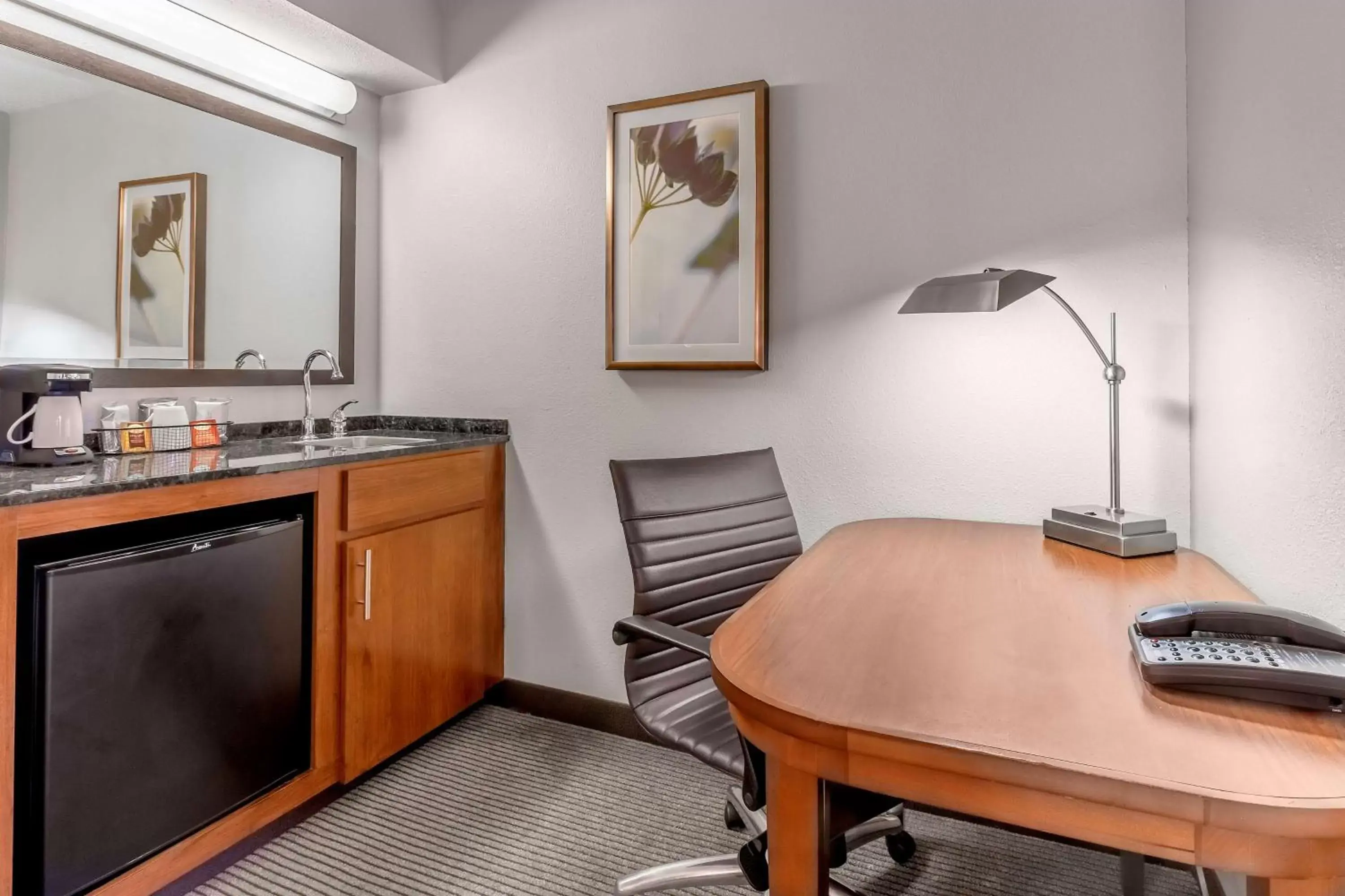 Photo of the whole room, TV/Entertainment Center in Hyatt Place Charlotte Airport Billy Graham Parkway