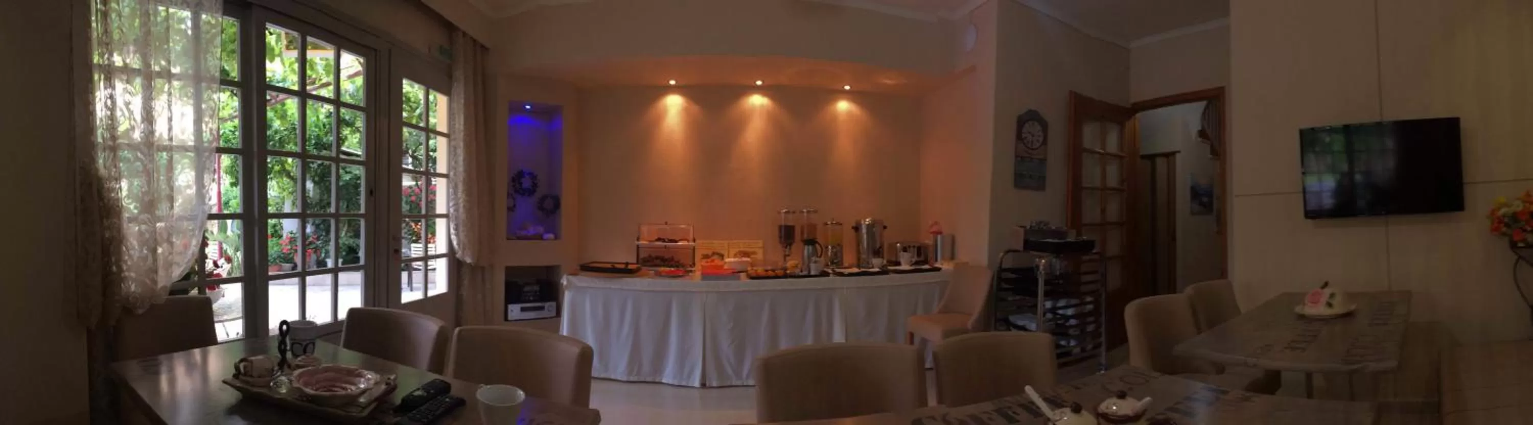 Breakfast in Studios Asteria