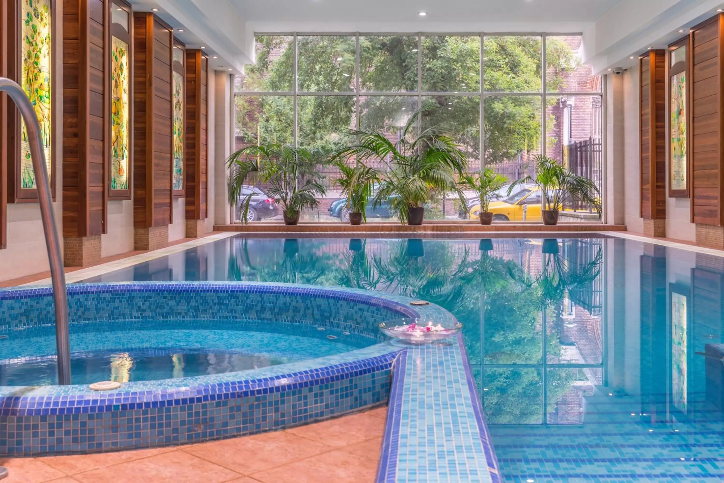 Spa and wellness centre/facilities, Swimming Pool in Lion's Garden Hotel