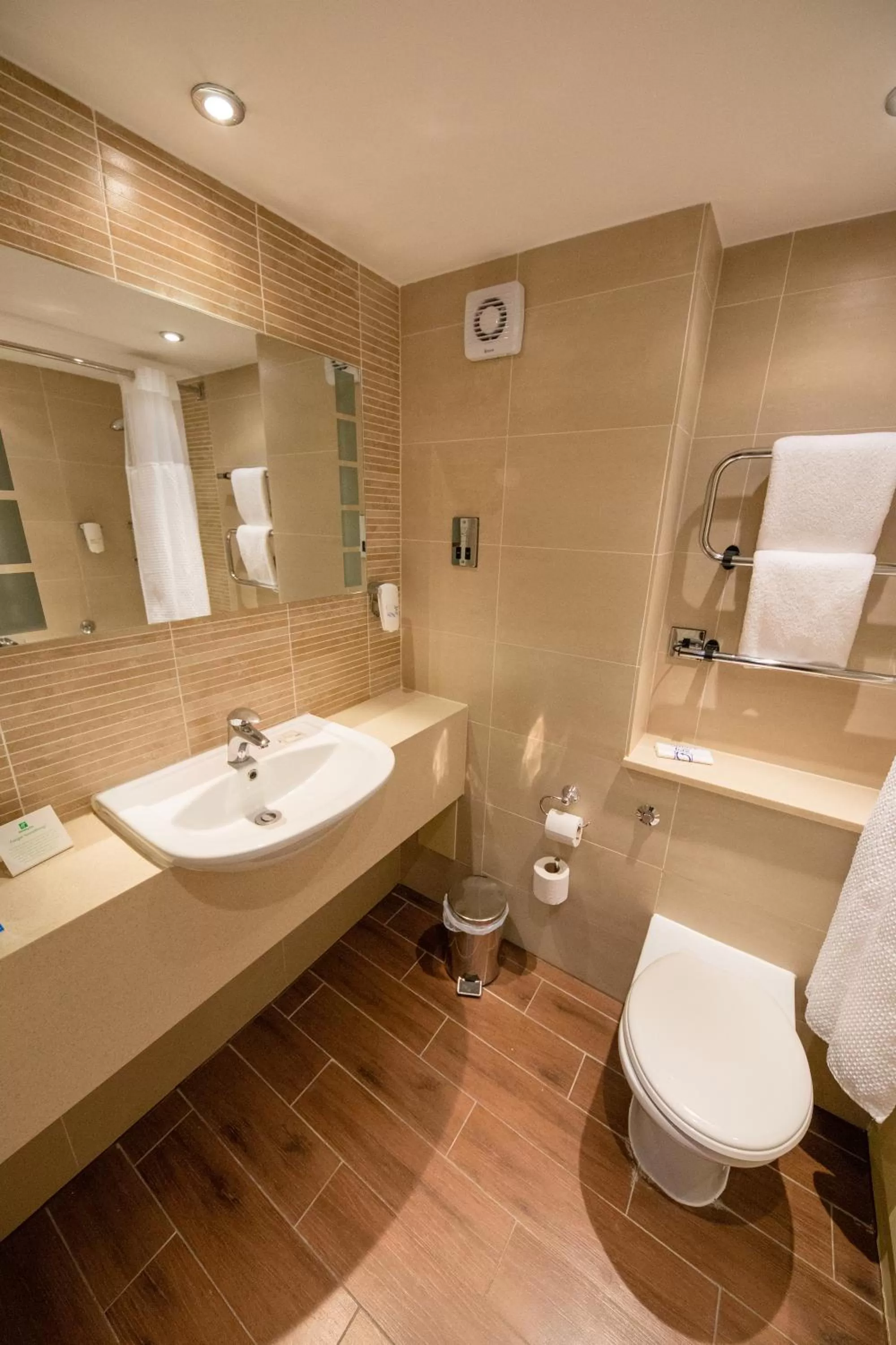 Bathroom in Holiday Inn Newport by IHG