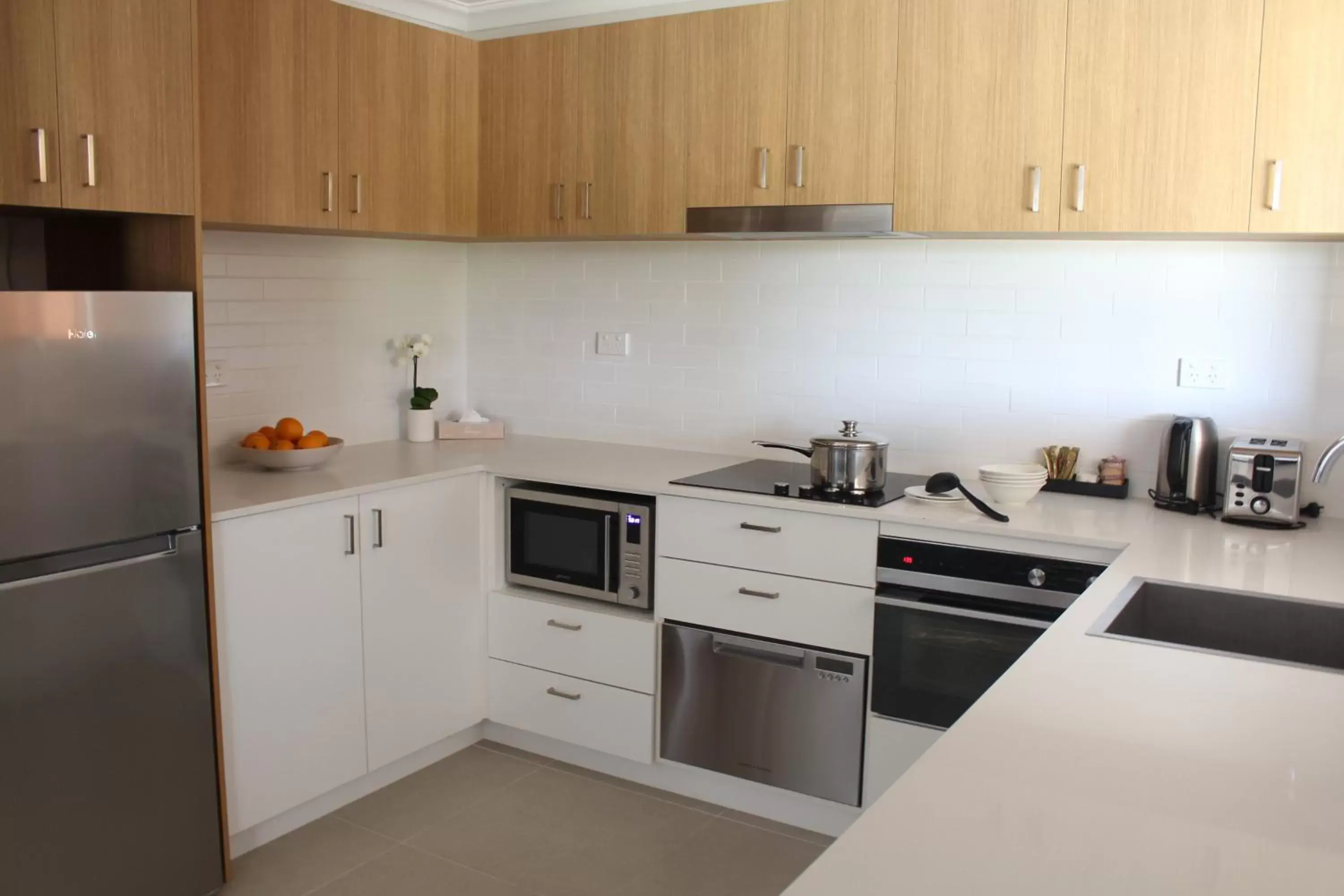 Kitchen or kitchenette, Kitchen/Kitchenette in Littomore Hotels and Suites