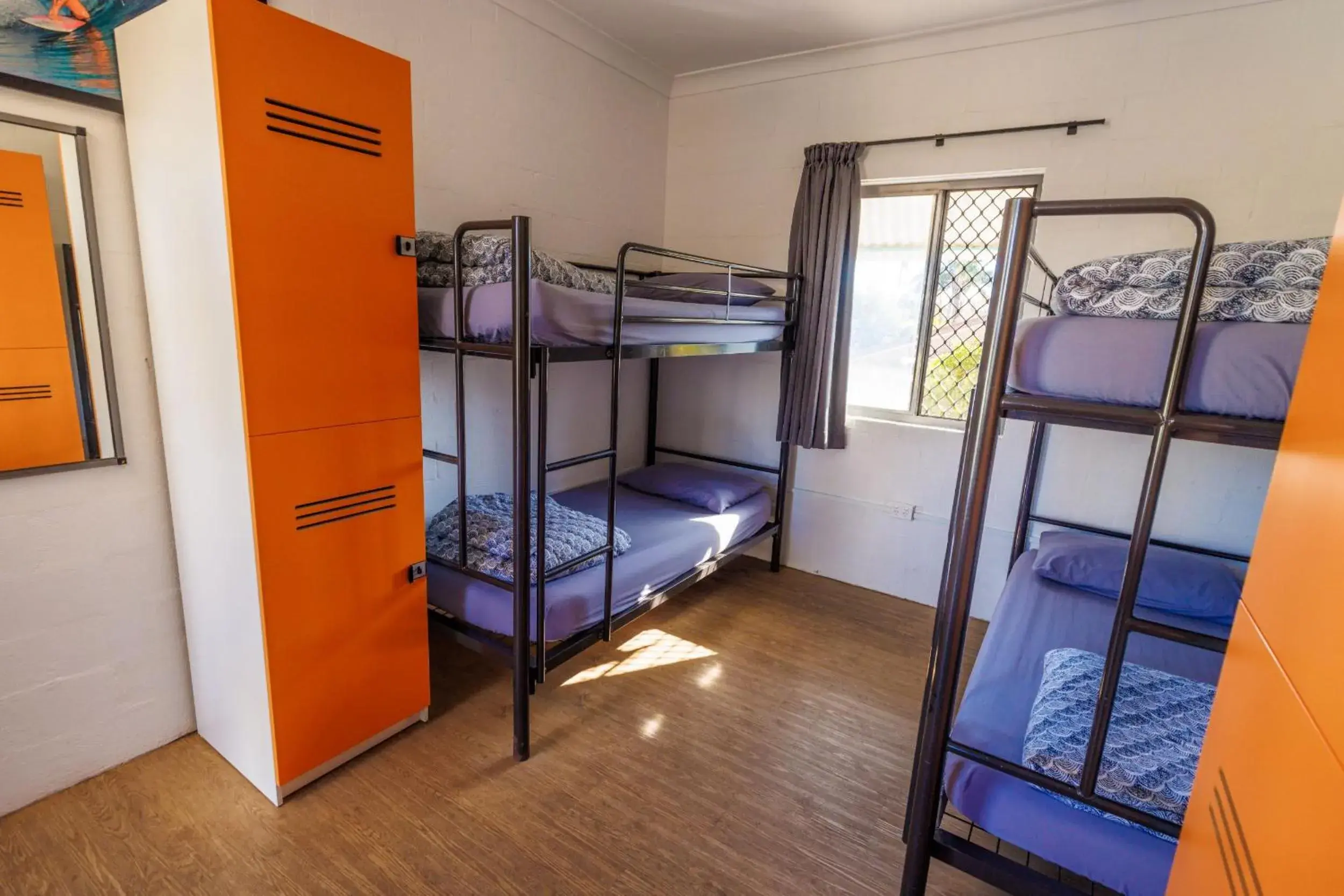 Bedroom, Bunk Bed in YHA Byron Bay