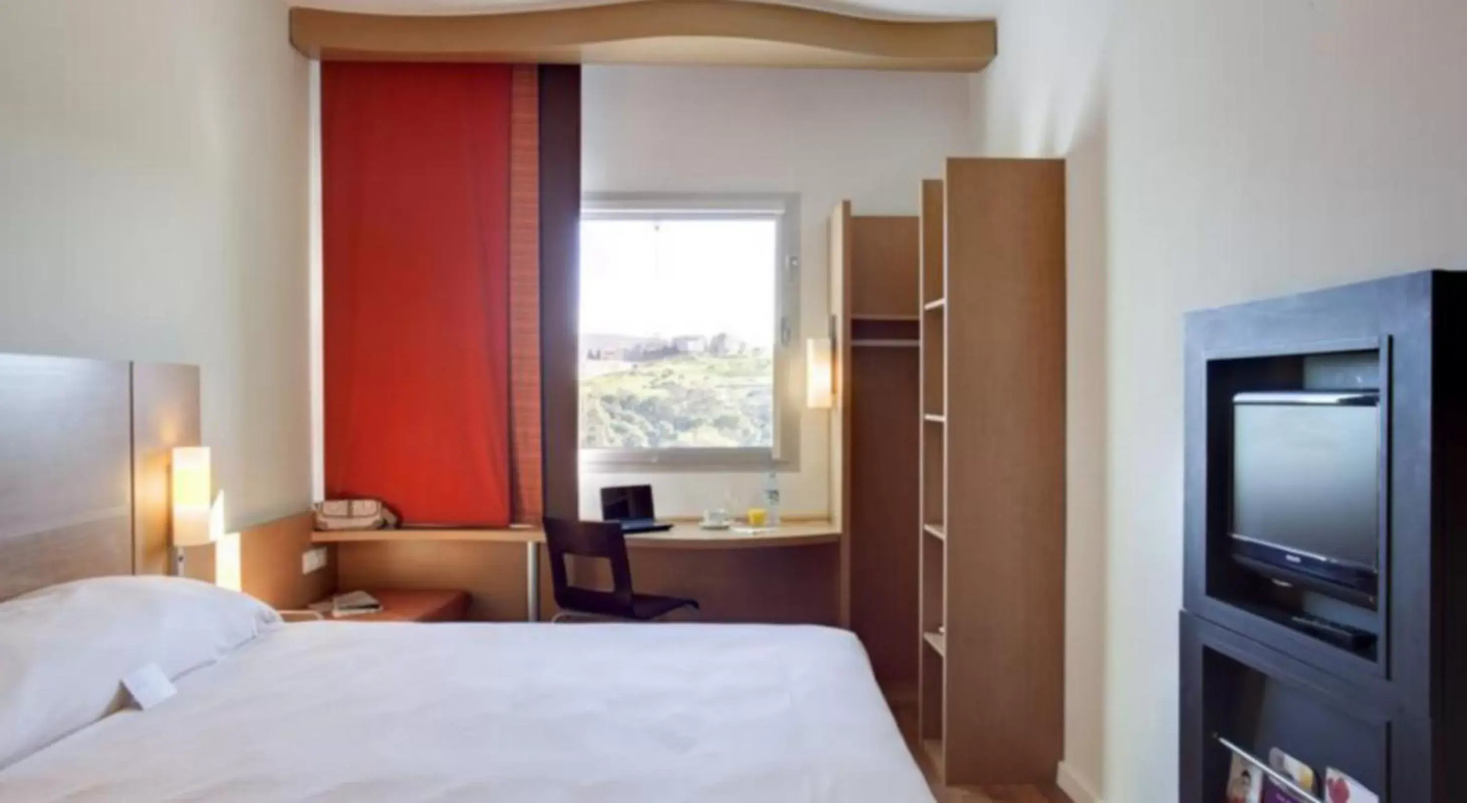 Bedroom, Bed in Ibis Tanger City Center