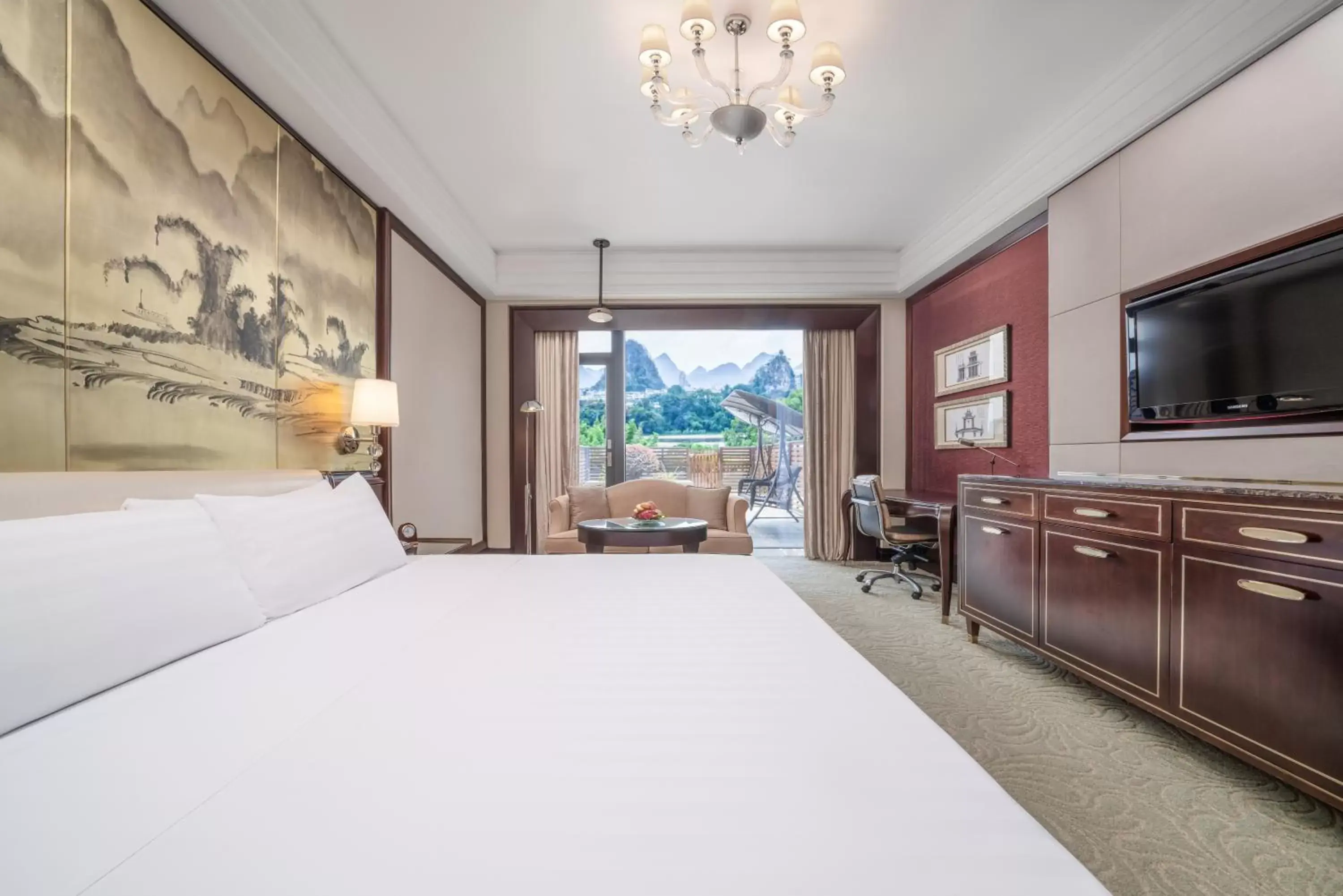 Photo of the whole room in Shangri-La Guilin