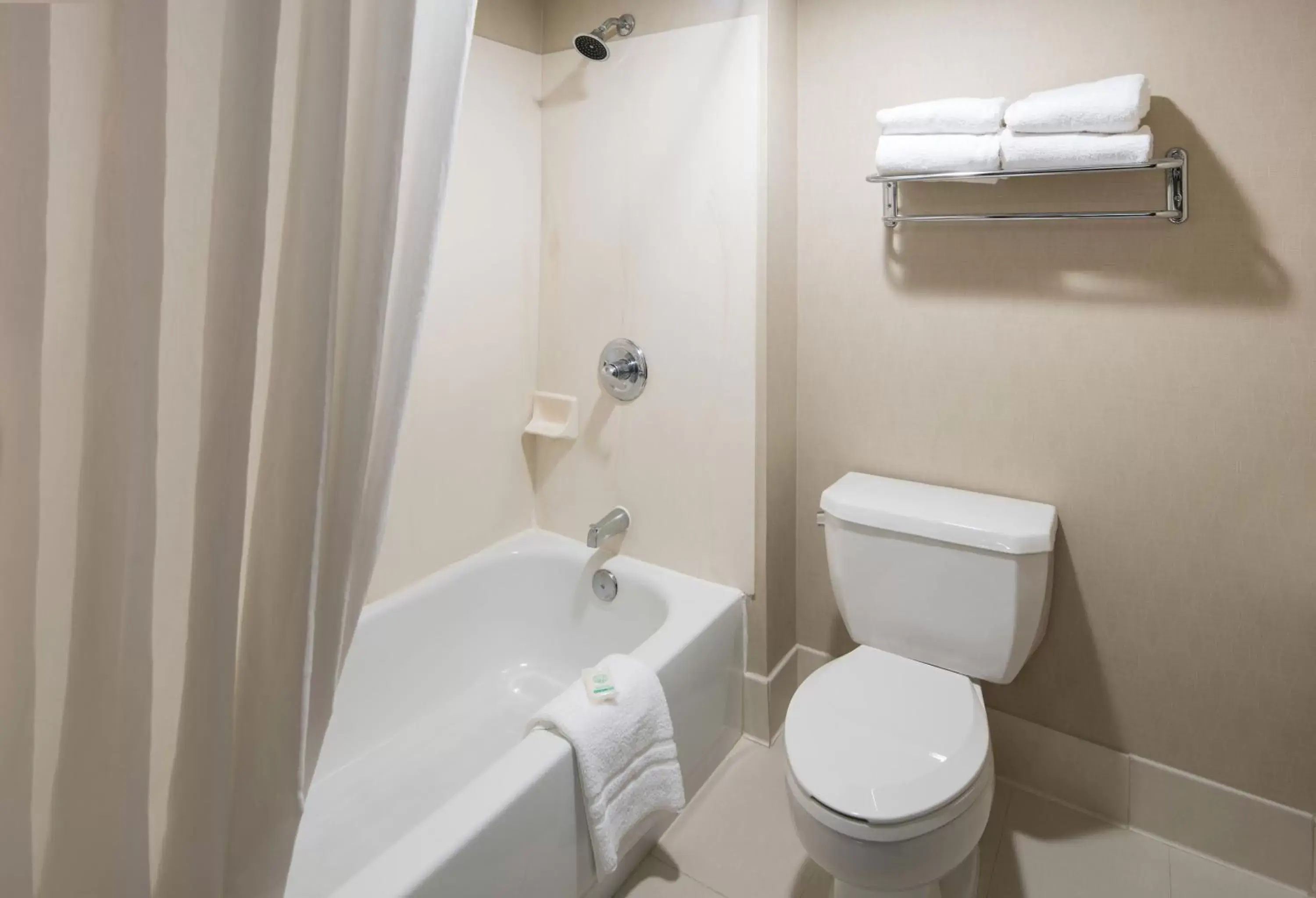 Shower, Bathroom in High Plains Hotel at Denver International Airport