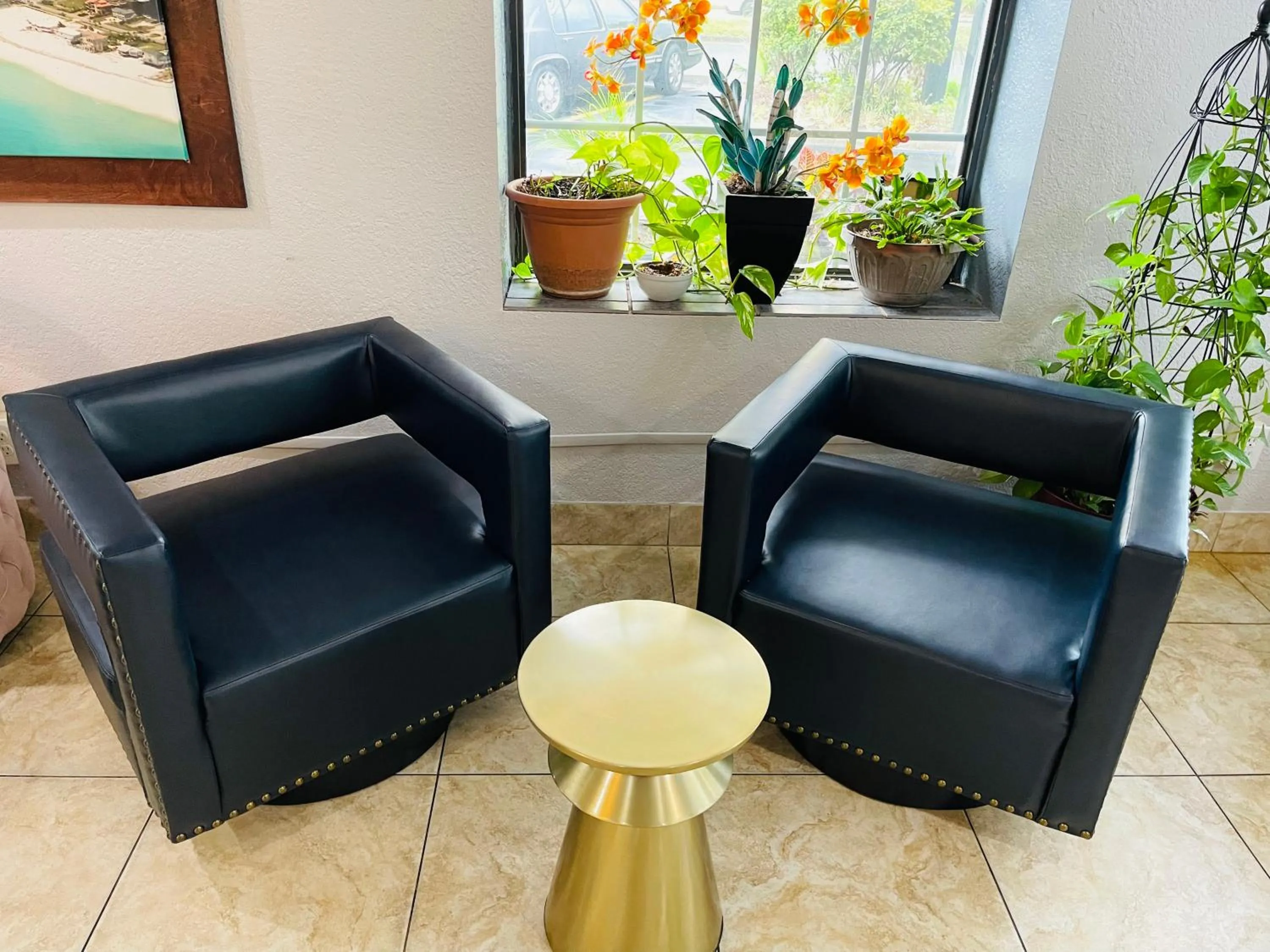 Seating area in Days Inn by Wyndham Fort Walton Beach