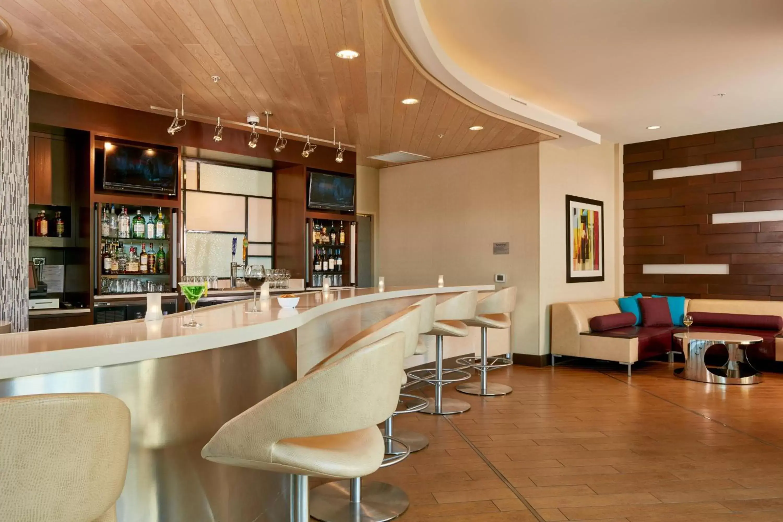 Restaurant/places to eat, Lounge/Bar in Courtyard by Marriott San Jose North/ Silicon Valley