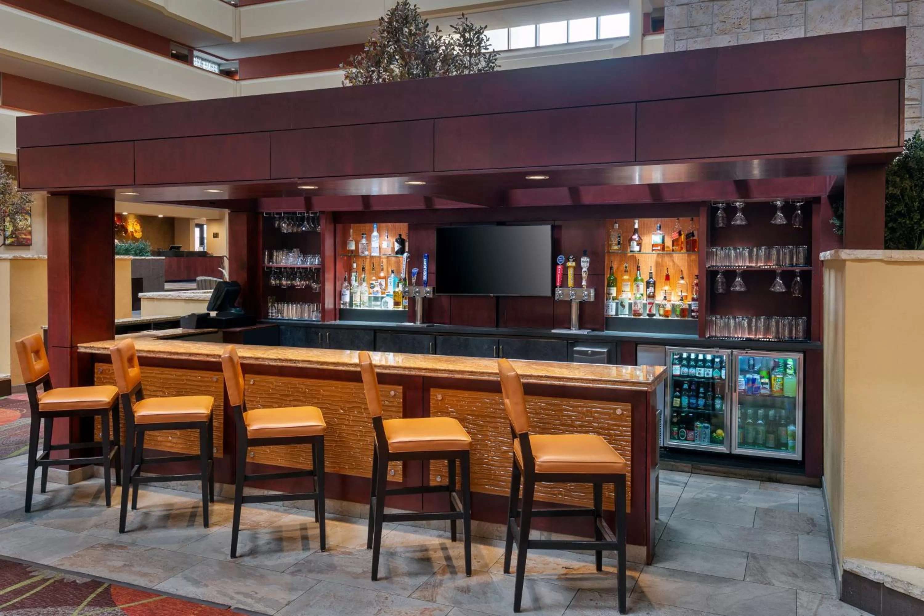 Restaurant/places to eat in University Plaza Hotel