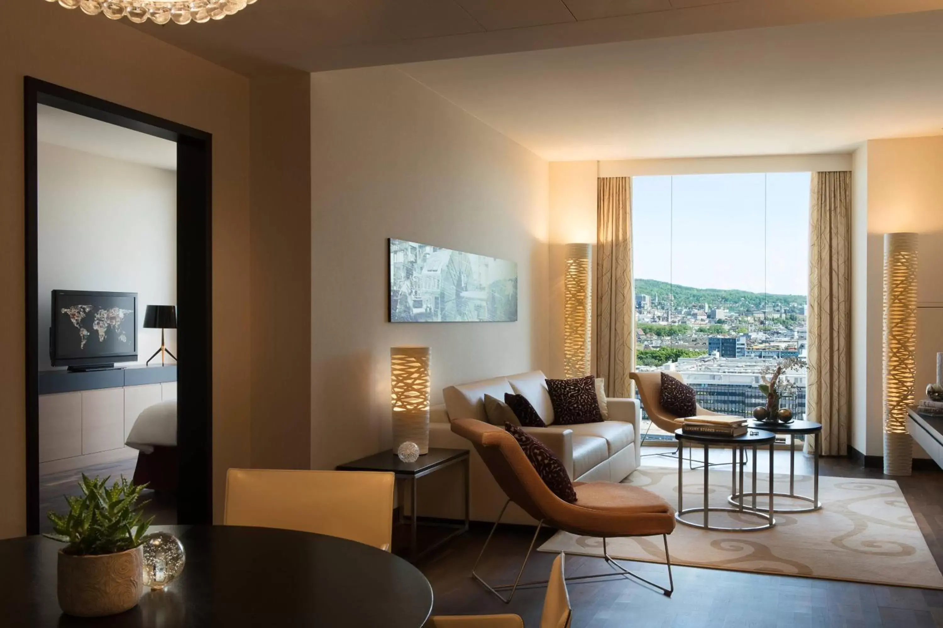 Living room, Seating Area in Renaissance Zurich Tower Hotel