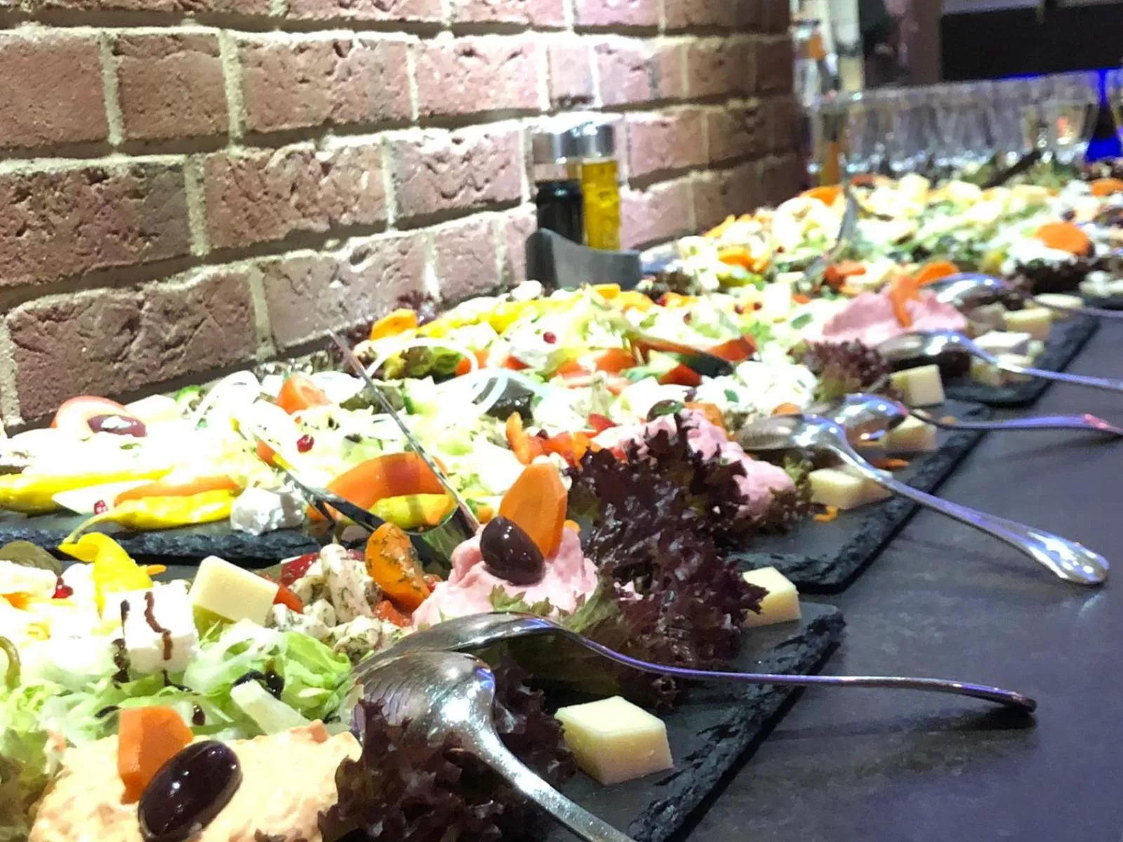 Food and drinks in Achilleon III