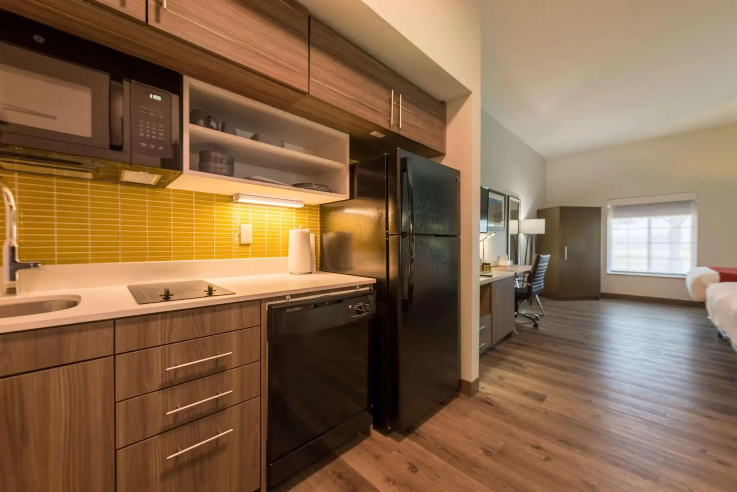 Bedroom, Kitchen/Kitchenette in Comfort Inn & Suites Alamosa