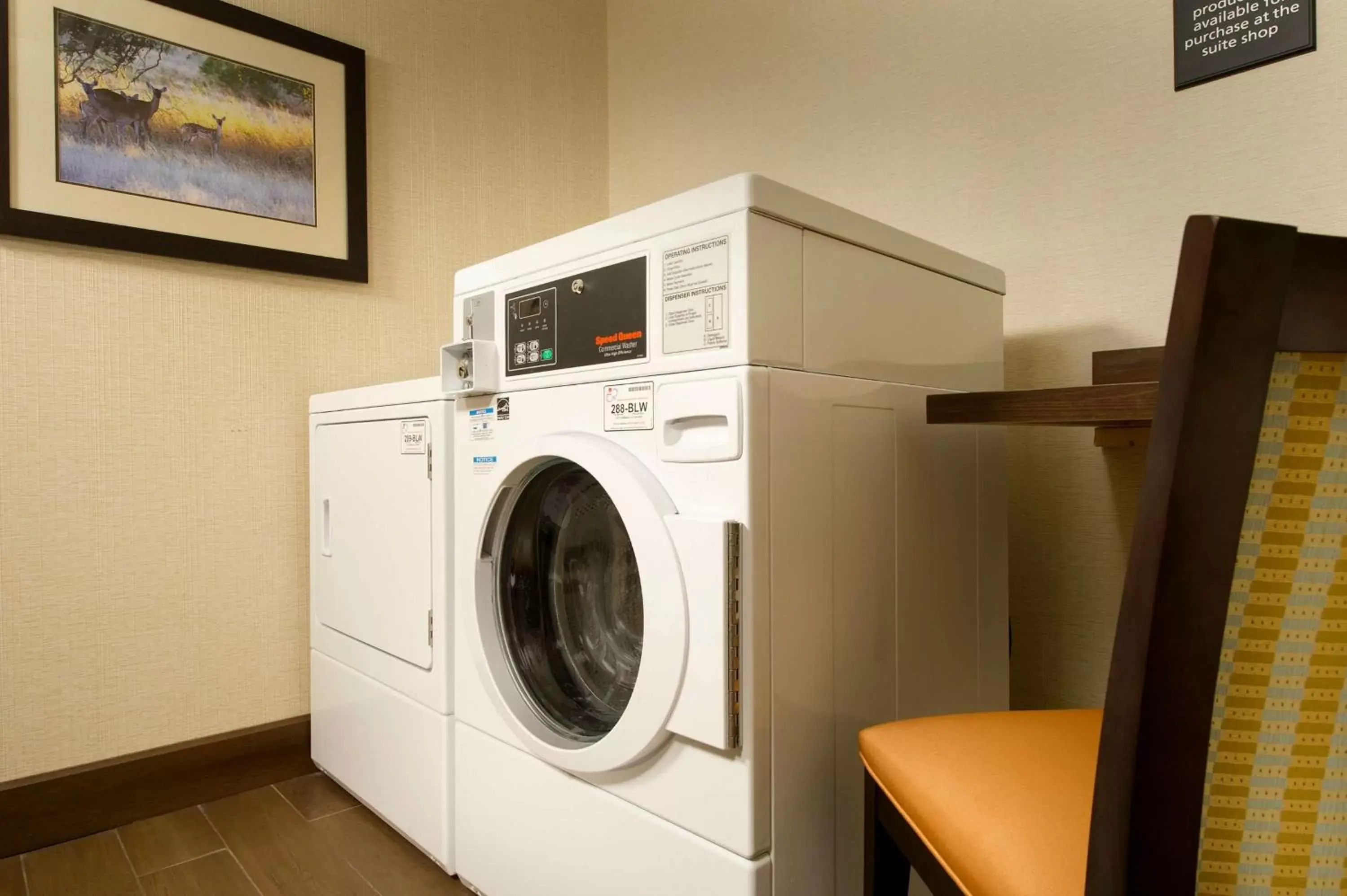 Property building, Kitchen/Kitchenette in Hampton Inn Uvalde