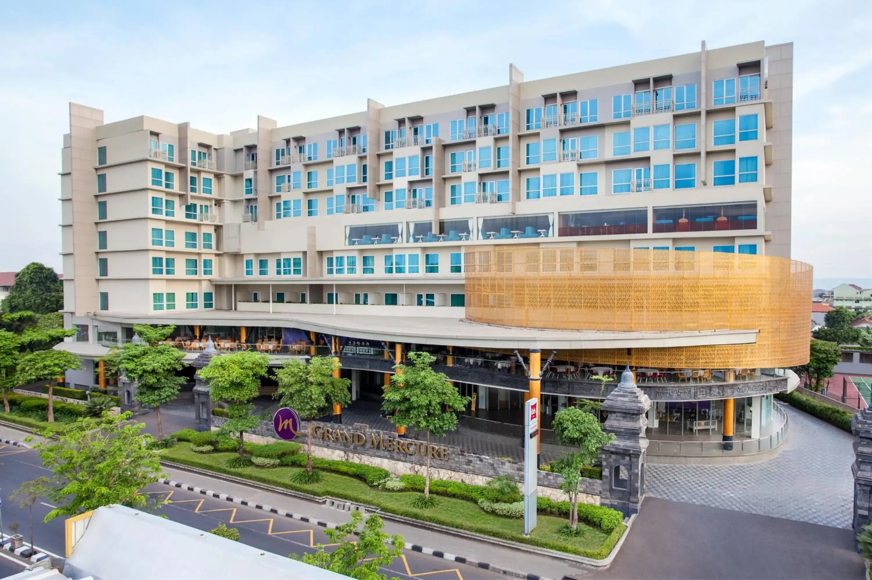 Facade/entrance, Property Building in Grand Mercure Yogyakarta Adi Sucipto