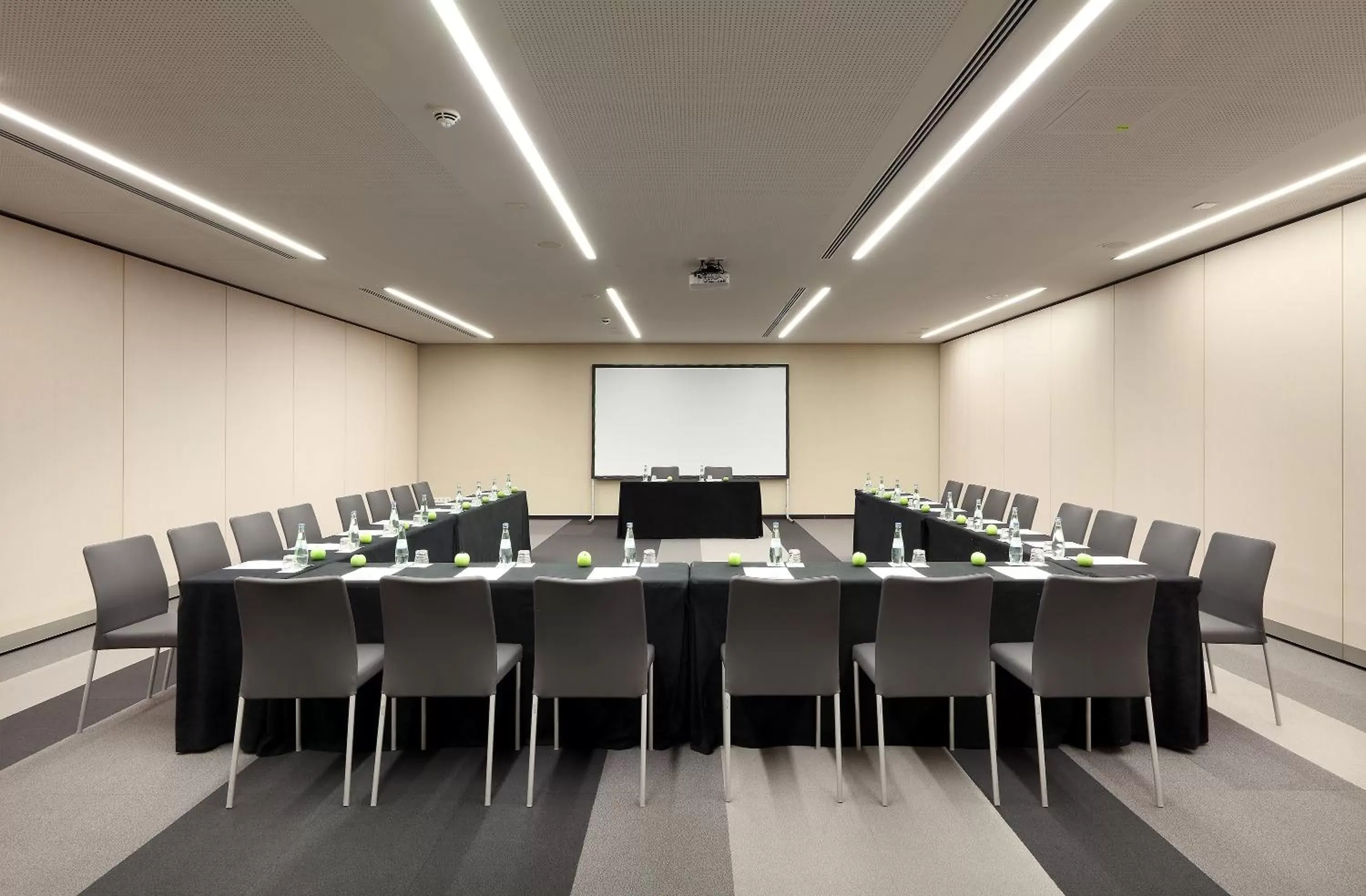 Meeting/conference room in Eurostars Book Hotel