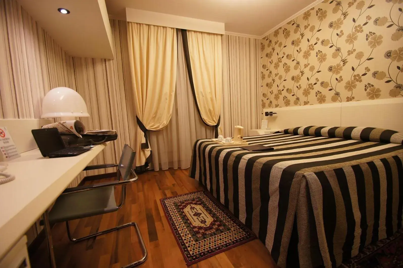 Bed in Hotel Principe di Piemonte