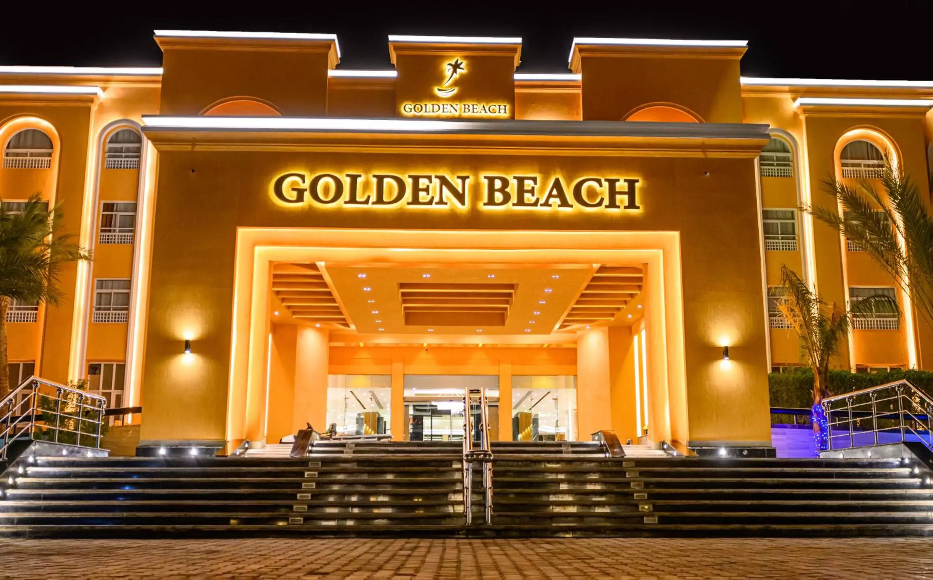 Facade/entrance in Golden Beach Resort
