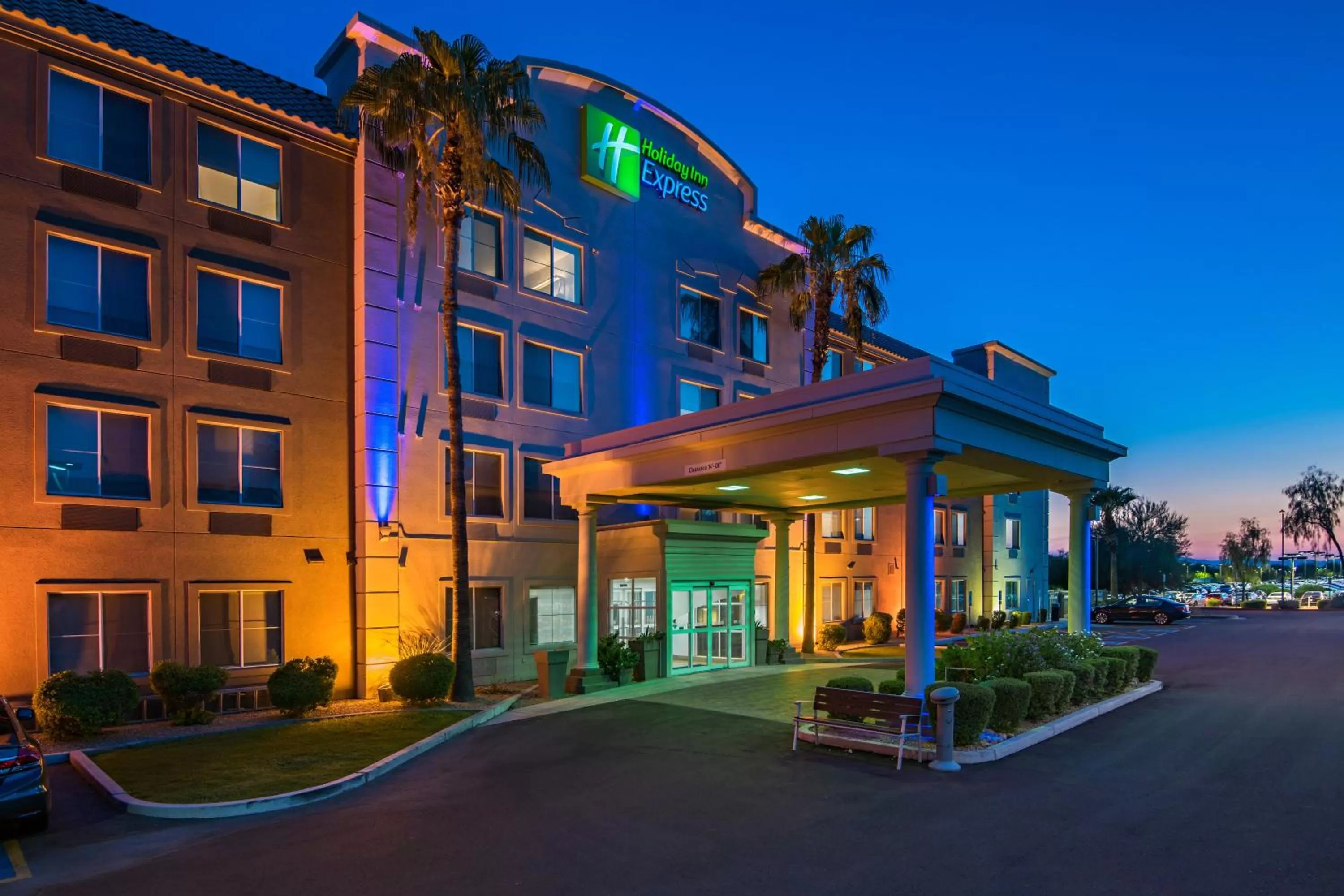 Property building in Holiday Inn Express Peoria North - Glendale by IHG