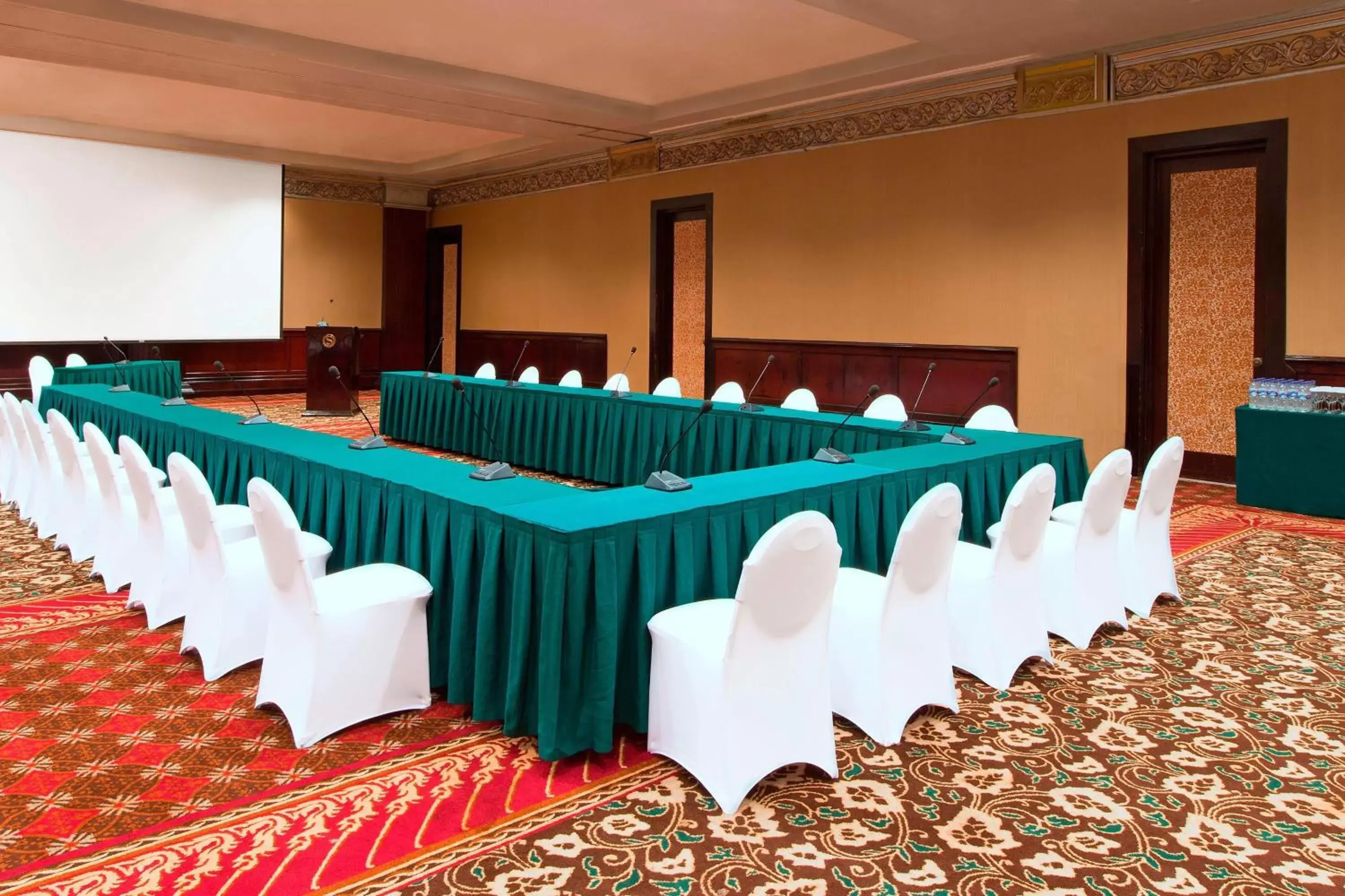 Meeting/conference room in Sheraton Mustika Yogyakarta Resort and Spa
