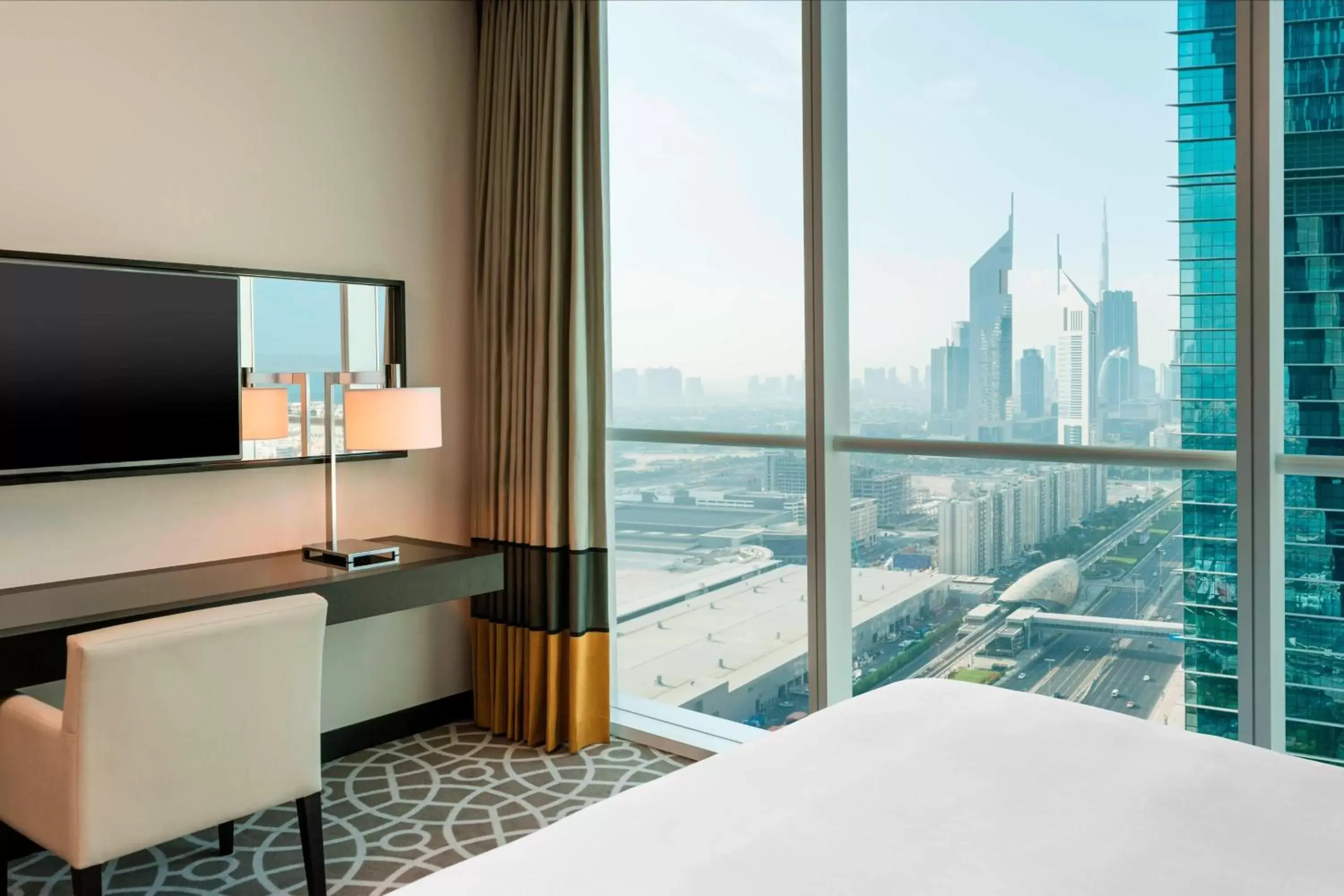 Bedroom, TV/Entertainment Center in Sheraton Grand Hotel, Dubai