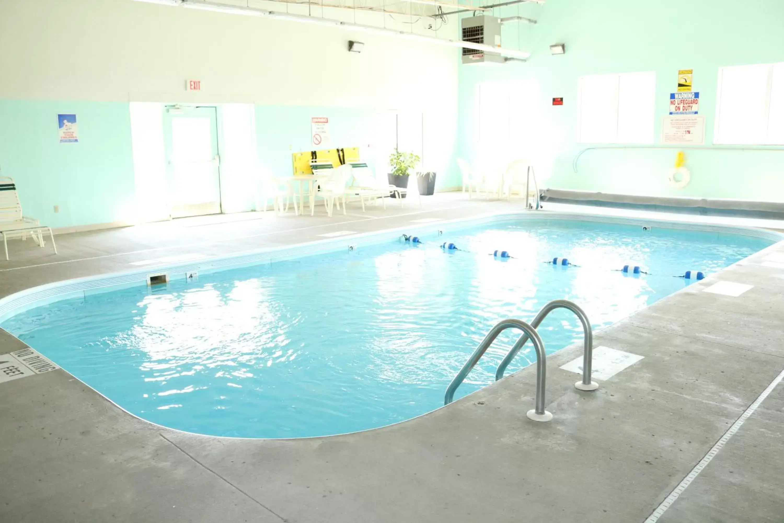 Day, Swimming Pool in Super 8 by Wyndham Plattsburgh