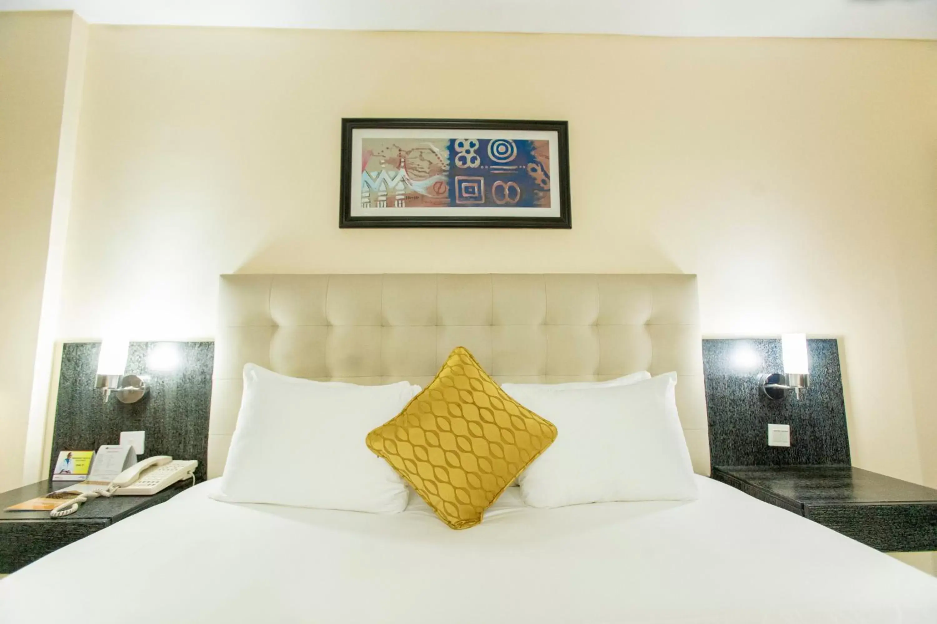 Bed in Best Western Premier Accra Airport Hotel