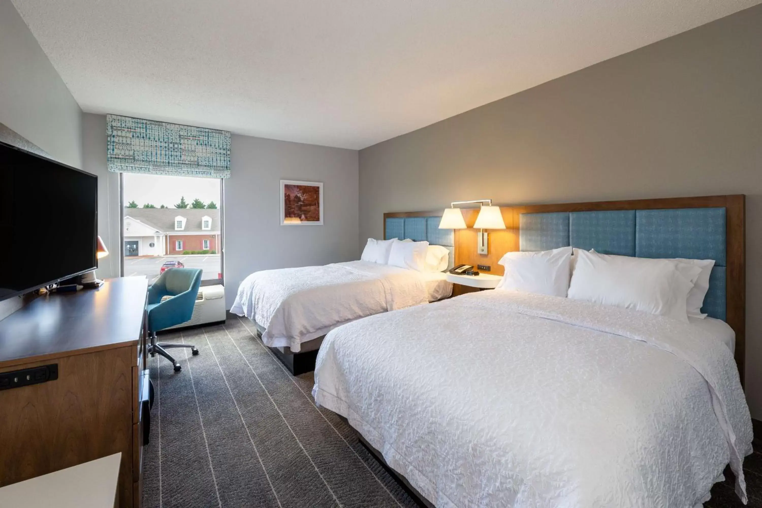 Bedroom, Bed in Hampton Inn Christiansburg/Blacksburg