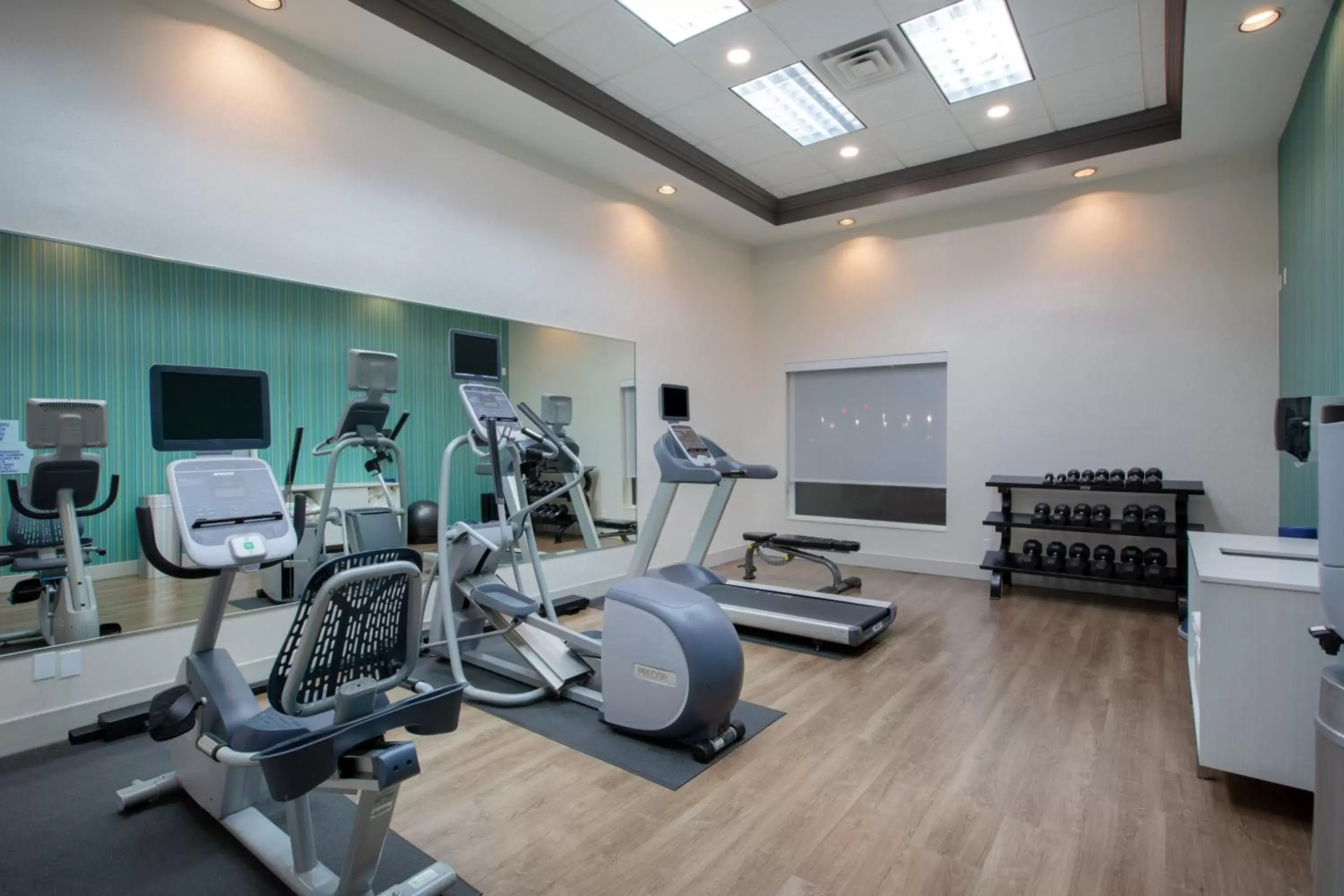 Fitness centre/facilities, Fitness Center/Facilities in Holiday Inn Express Hotel & Suites Columbus, an IHG Hotel