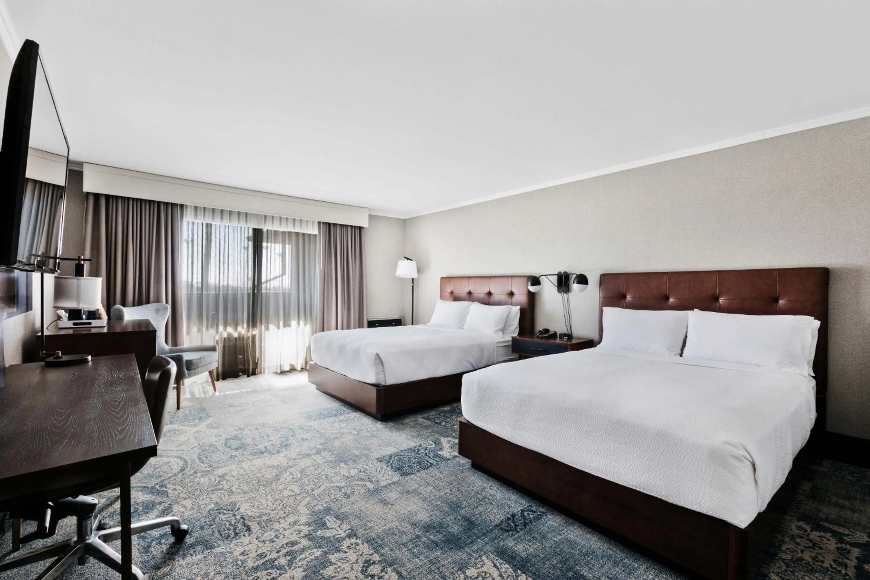 Queen Room with Two Queen Beds and Adapted Tub - Mobility and Hearing Accessible in Four Points by Sheraton Ventura Harbor Resort