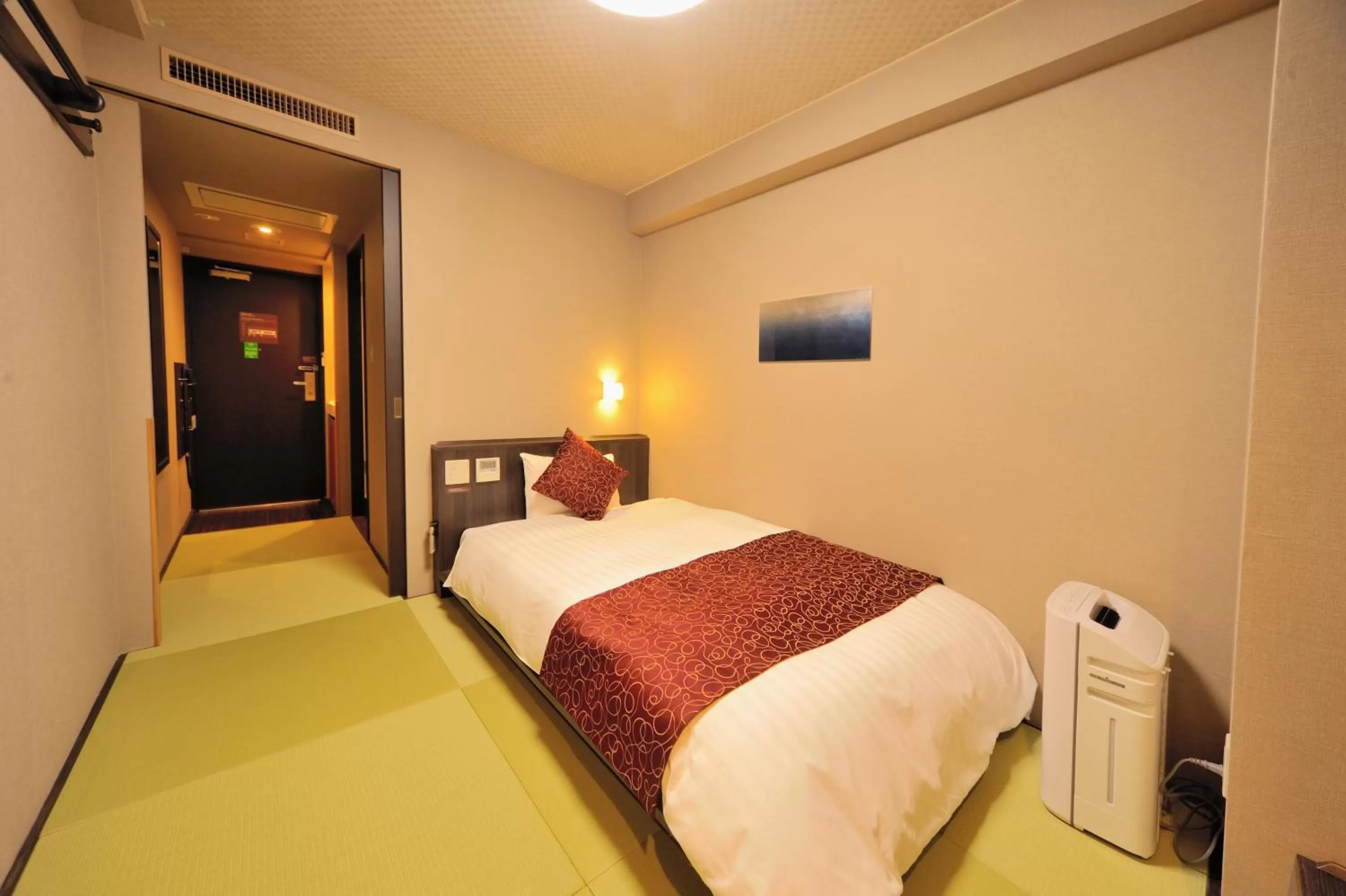 Double Room with Small Double Bed and Tatami Floor - Non-Smoking in Tennen Onsen Taho-no-Yu Dormy Inn Niigata