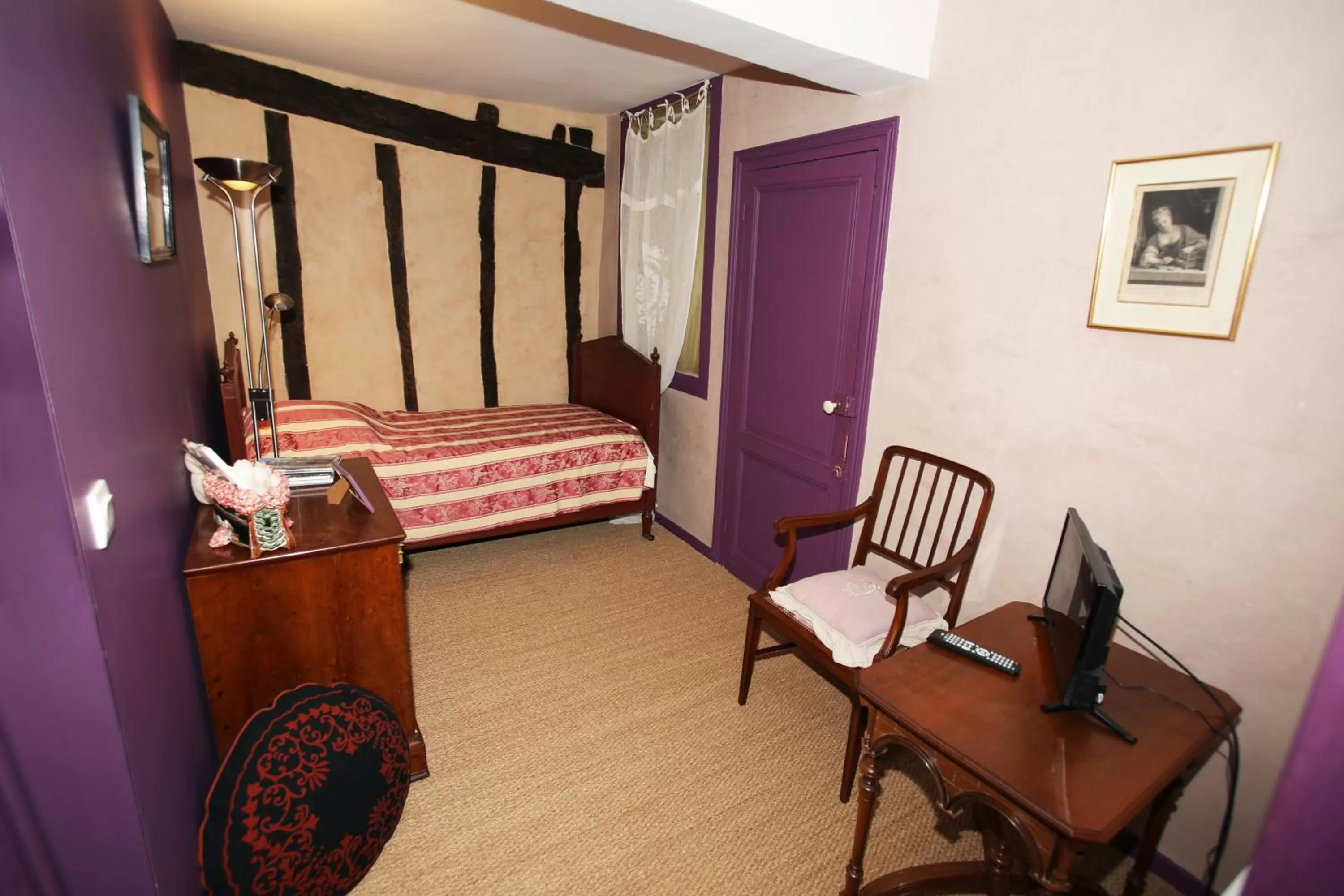 Photo of the whole room, Bed in Chambres d'Hôtes Le Mas