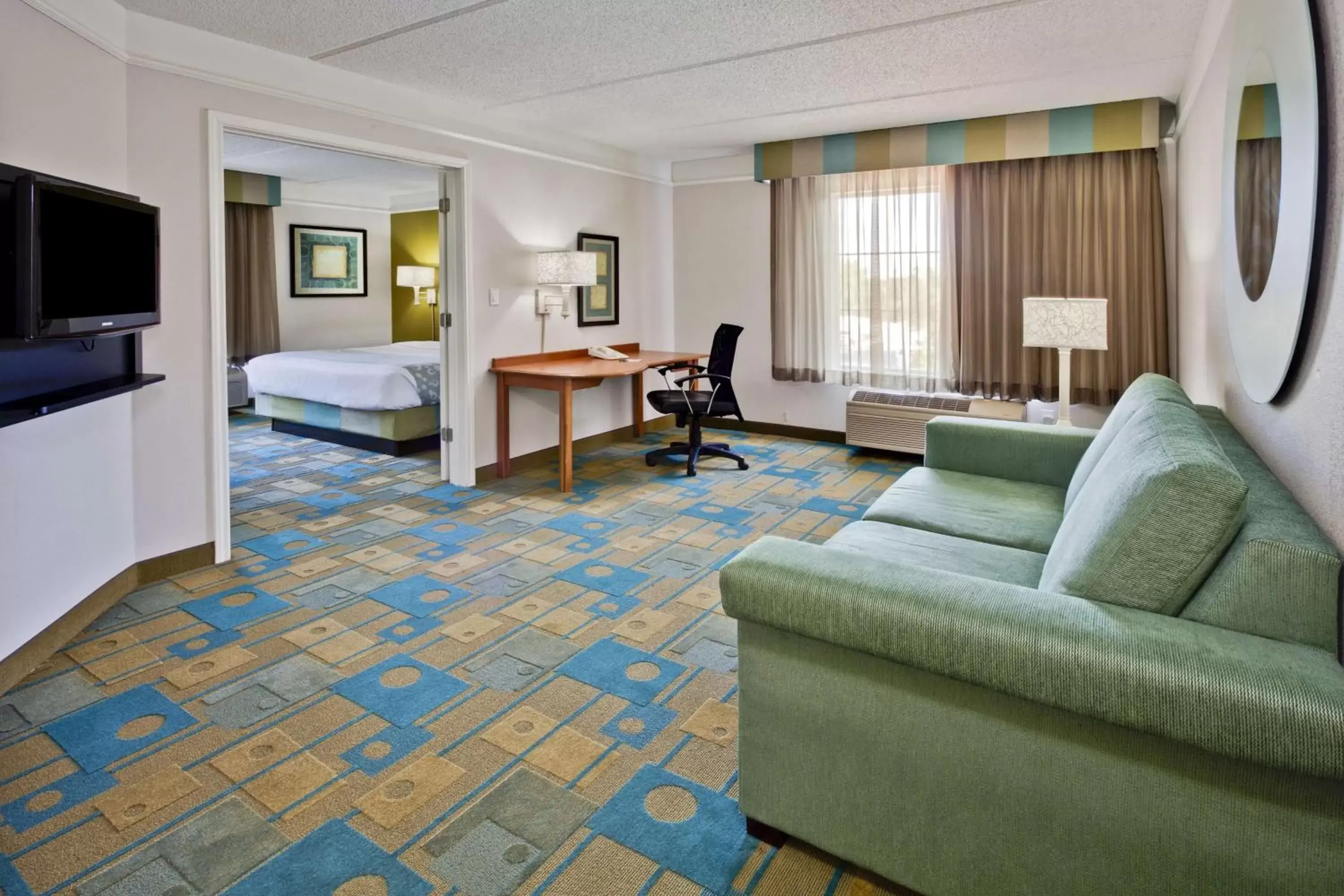 Photo of the whole room, Seating Area in La Quinta by Wyndham Ft. Lauderdale Airport