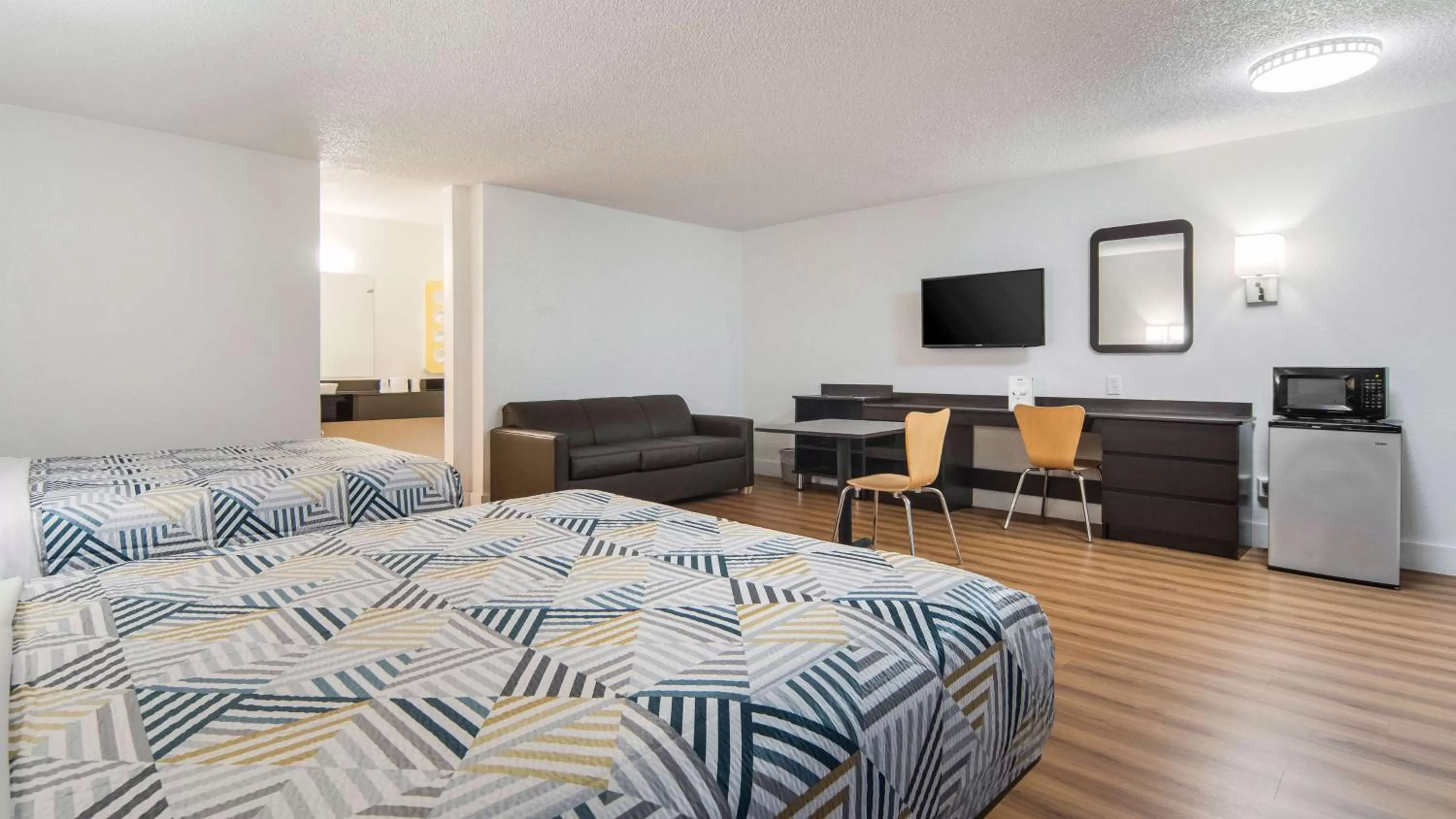 Photo of the whole room, Bed in Motel 6-Addison, TX - Dallas