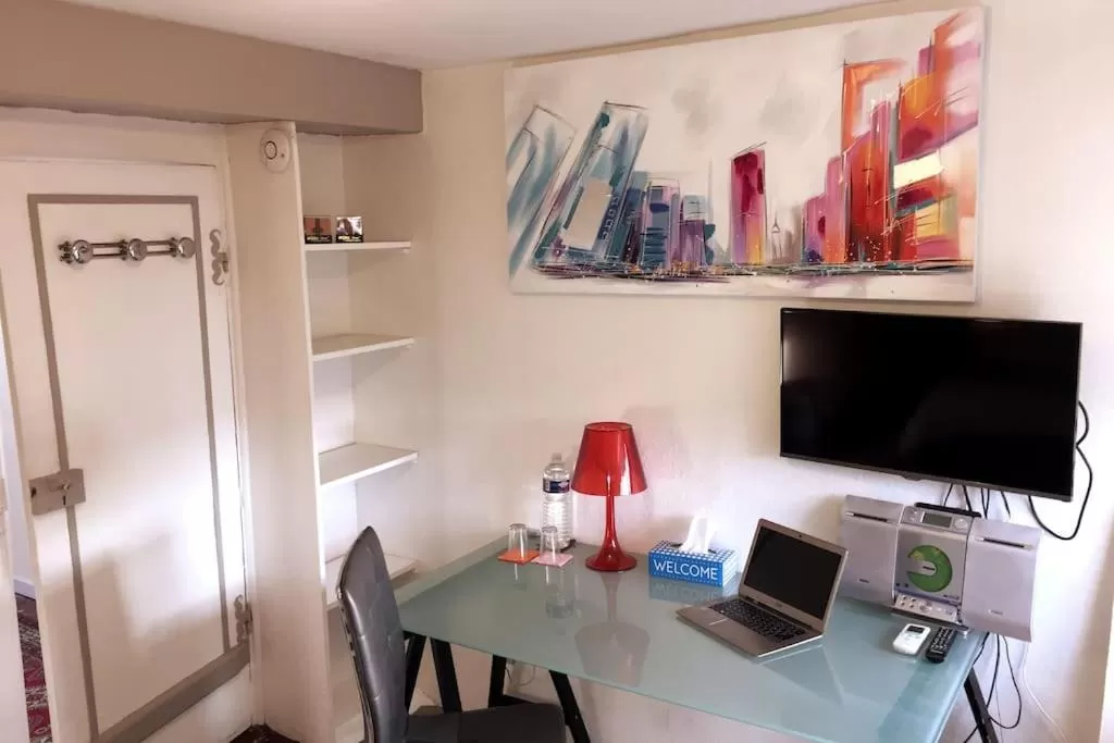 TV and multimedia in Villa Eugénie Melun