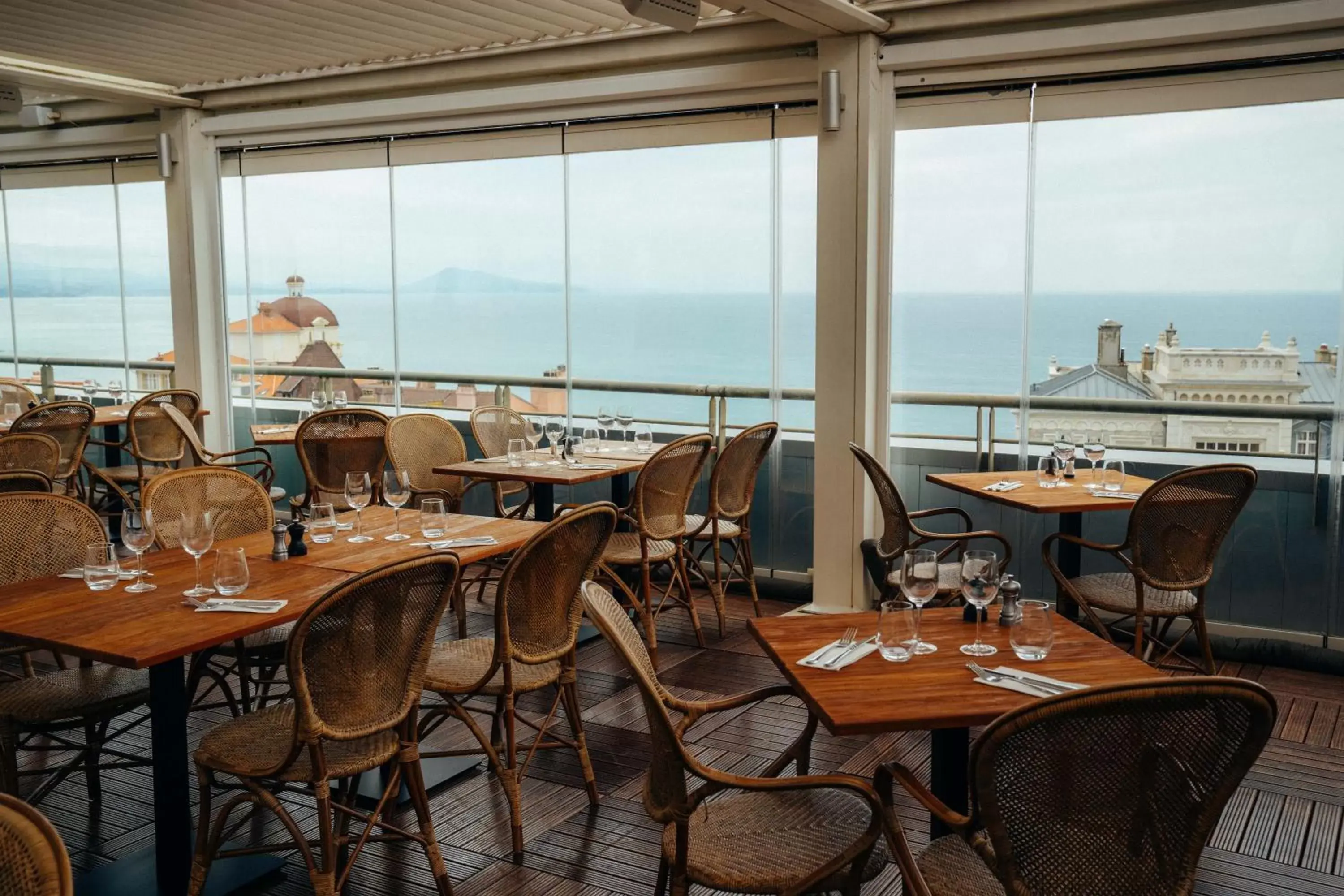 Patio, Restaurant/Places to Eat in Radisson Blu Hotel Biarritz