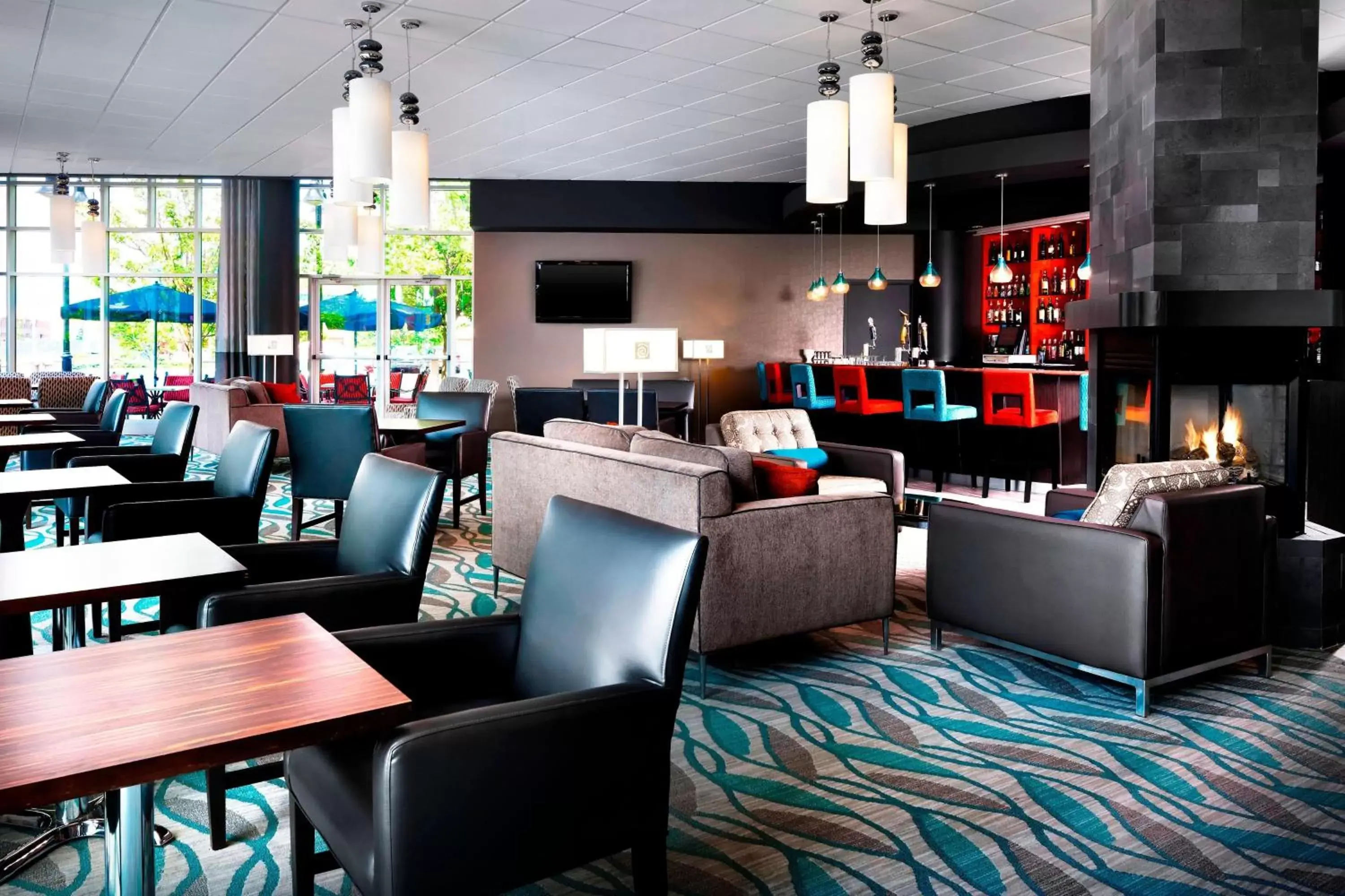 Lounge or bar, Restaurant/Places to Eat in Four Points by Sheraton London