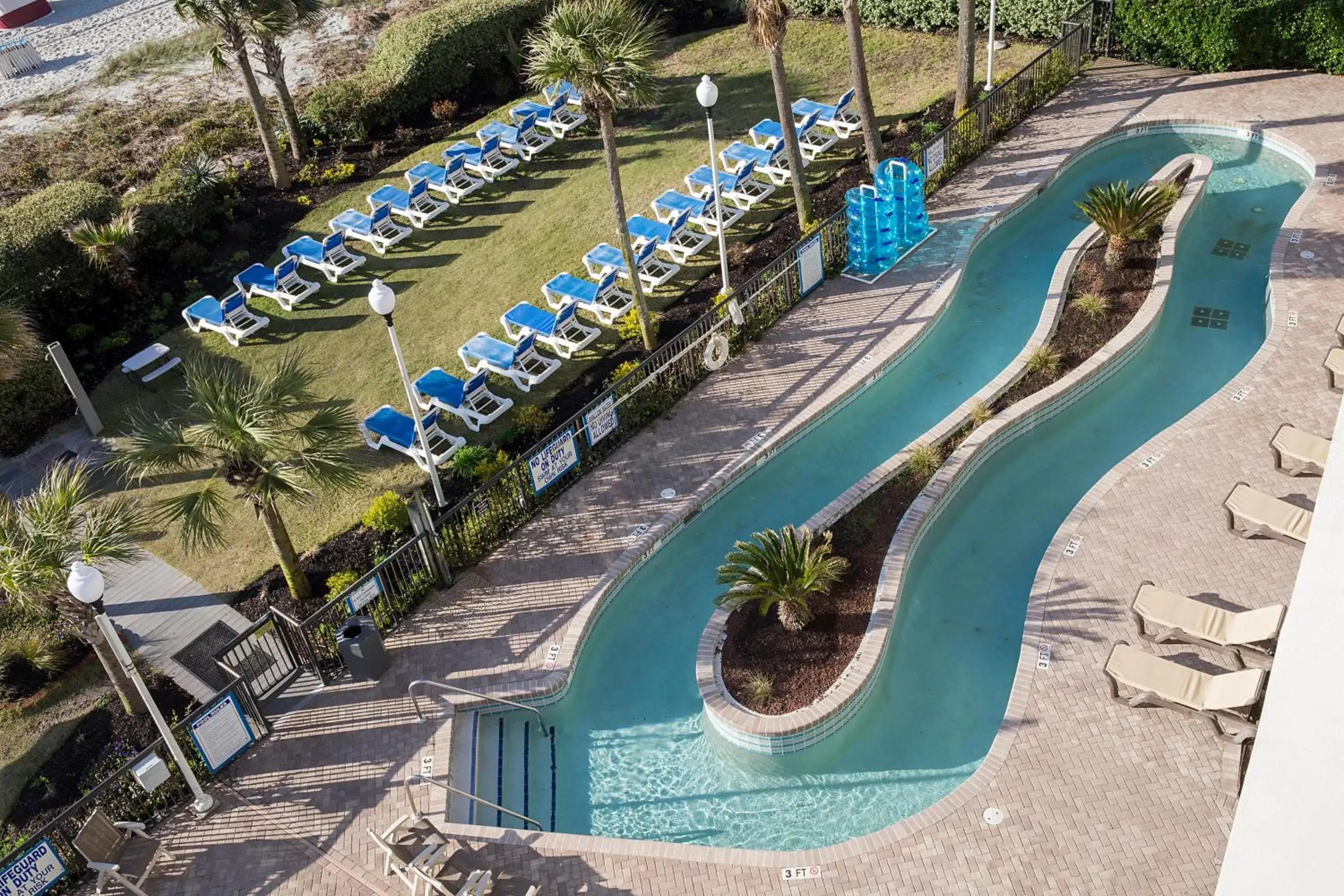 Swimming pool, Bird's-eye View in Grande Shores Ocean Resorts Condominiums