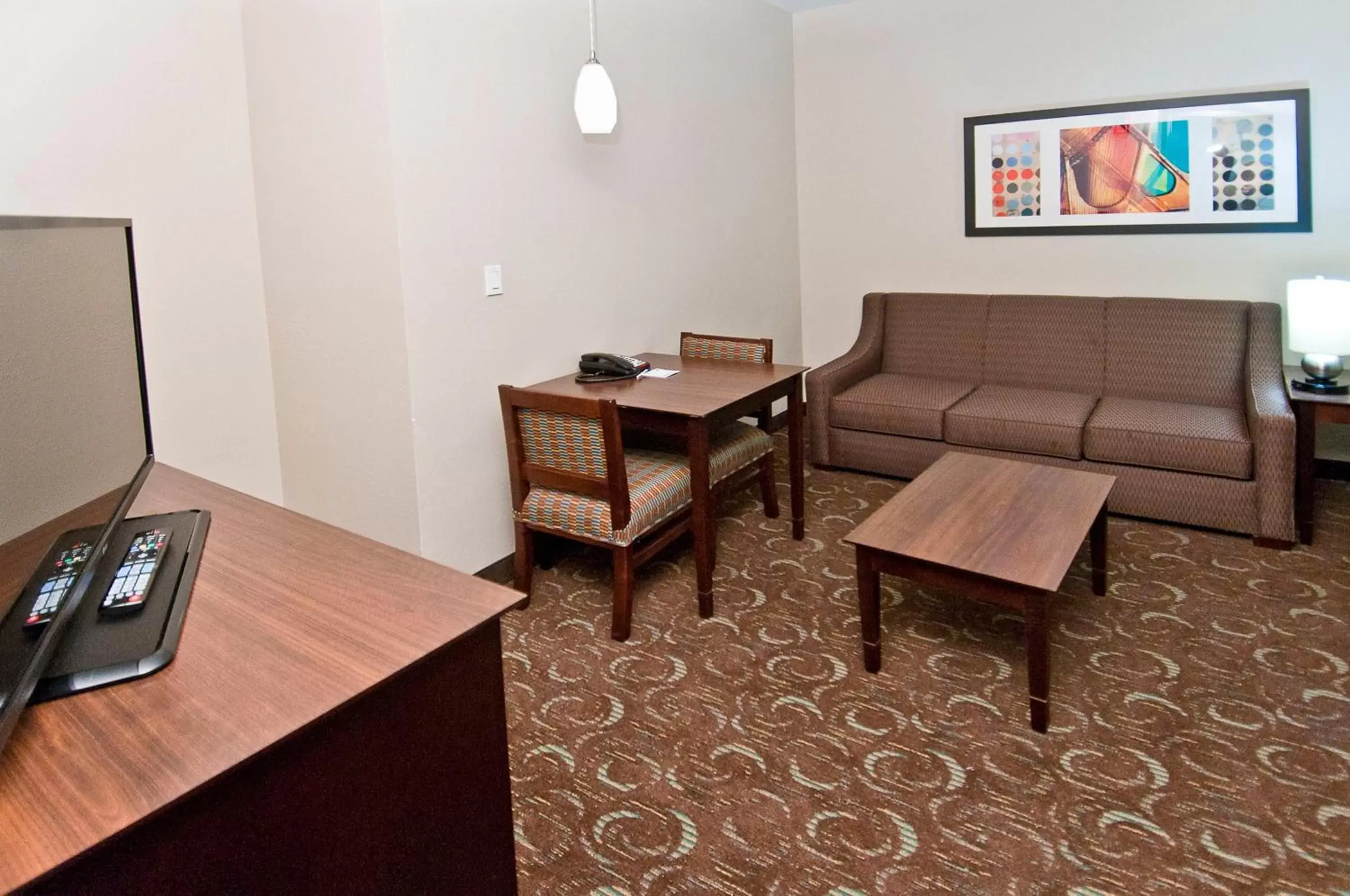 Photo of the whole room, Seating Area in Holiday Inn Express & Suites San Antonio SE by AT&T Center, an IHG Hotel