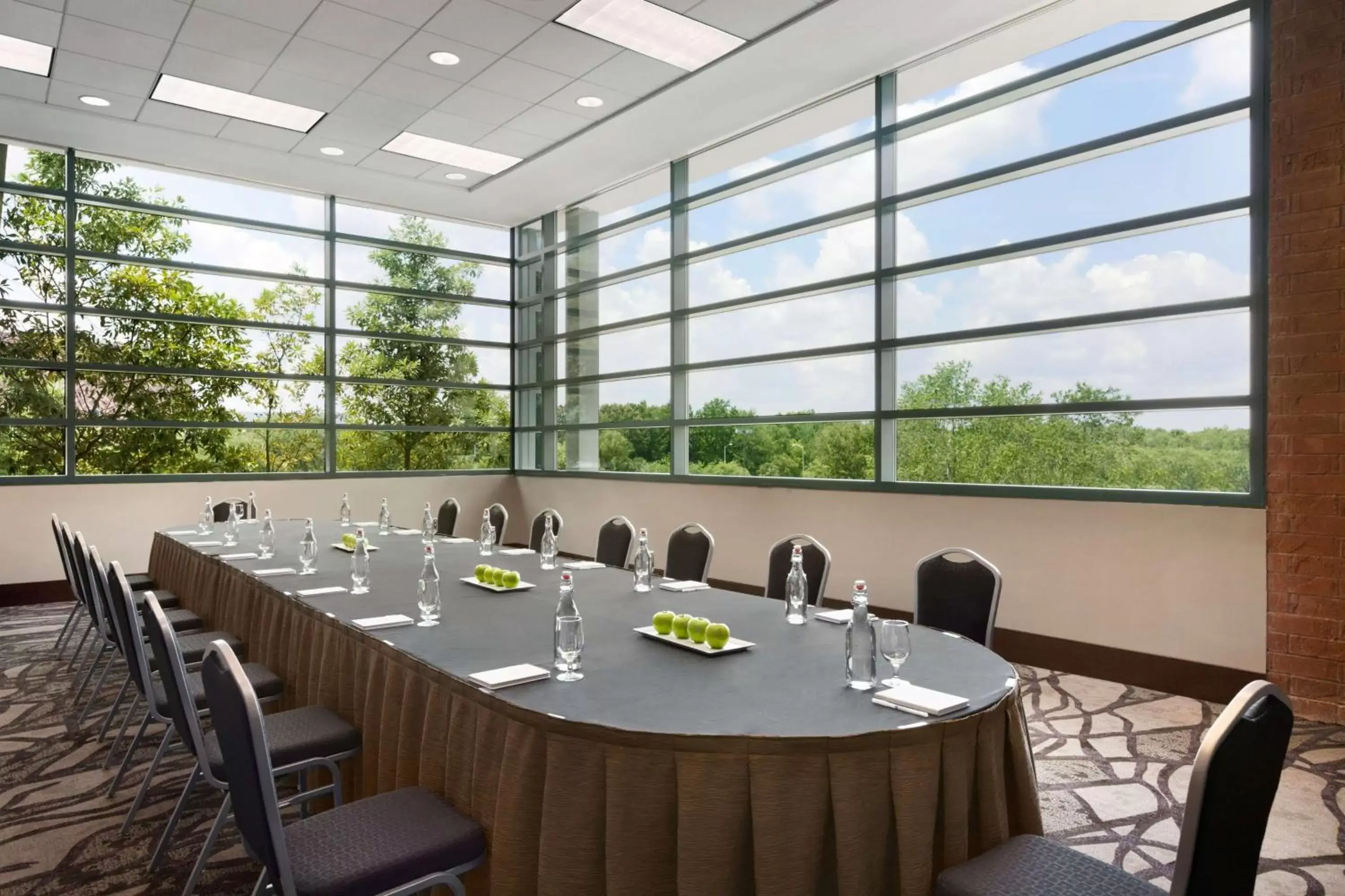 Meeting/conference room in Embassy Suites North Charleston Airport Hotel Convention