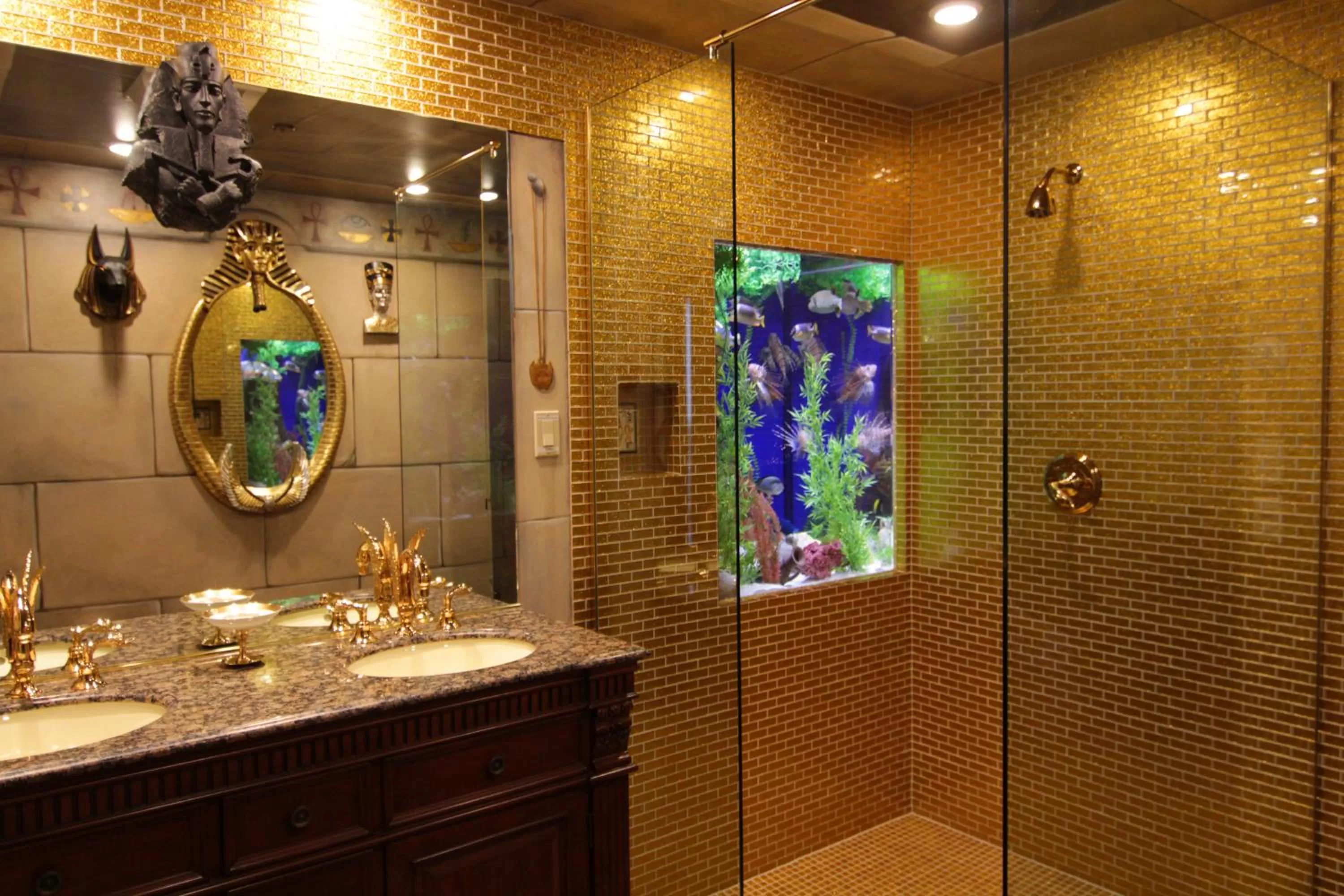 Shower in The Roxbury