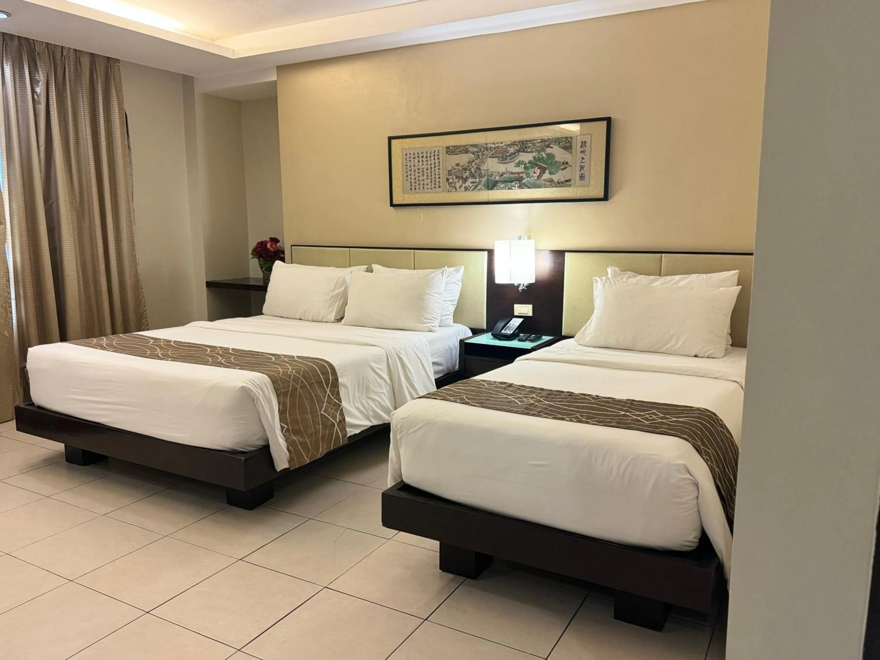 Bed in Circle Inn - Iloilo City Center