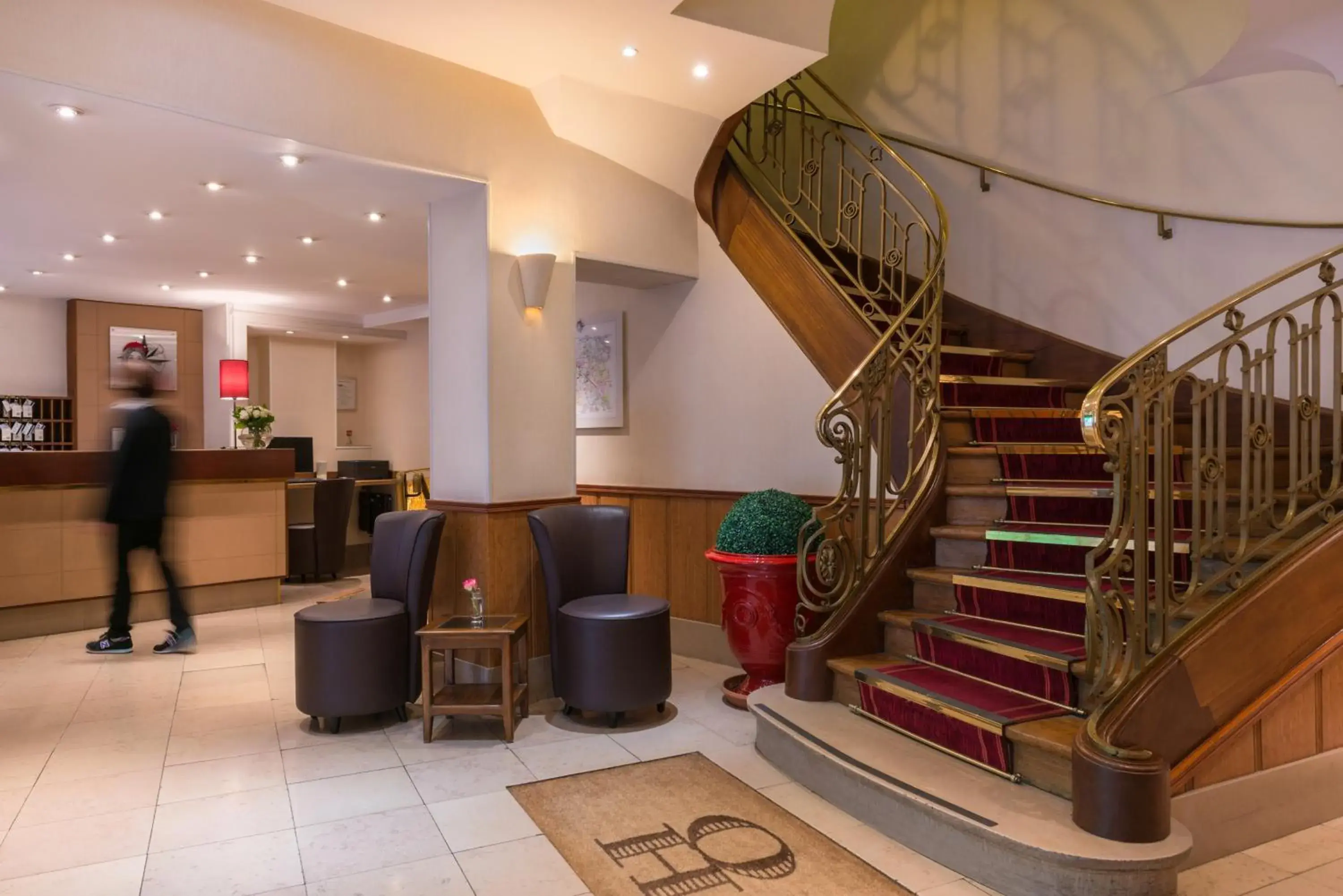 Property building, Lobby/Reception in L'Ouest Hotel