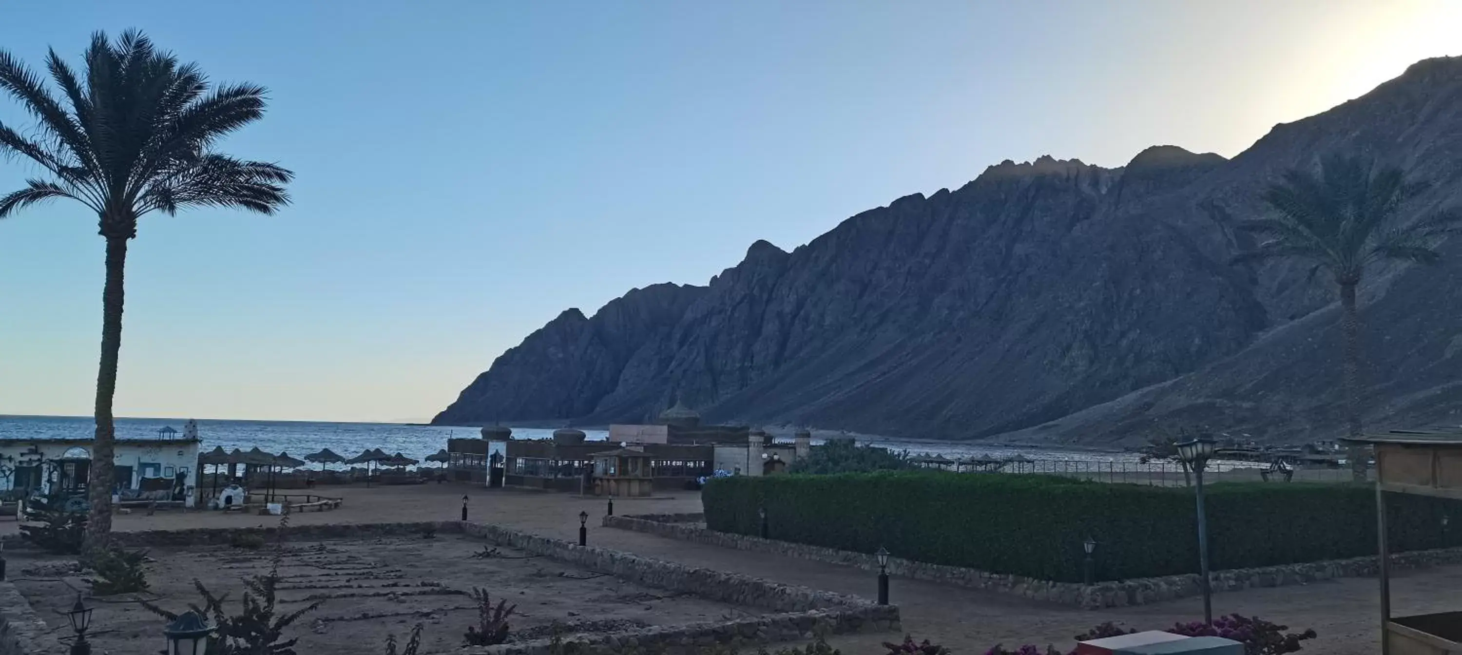 Beach, Mountain View in Happy Life Village Dahab