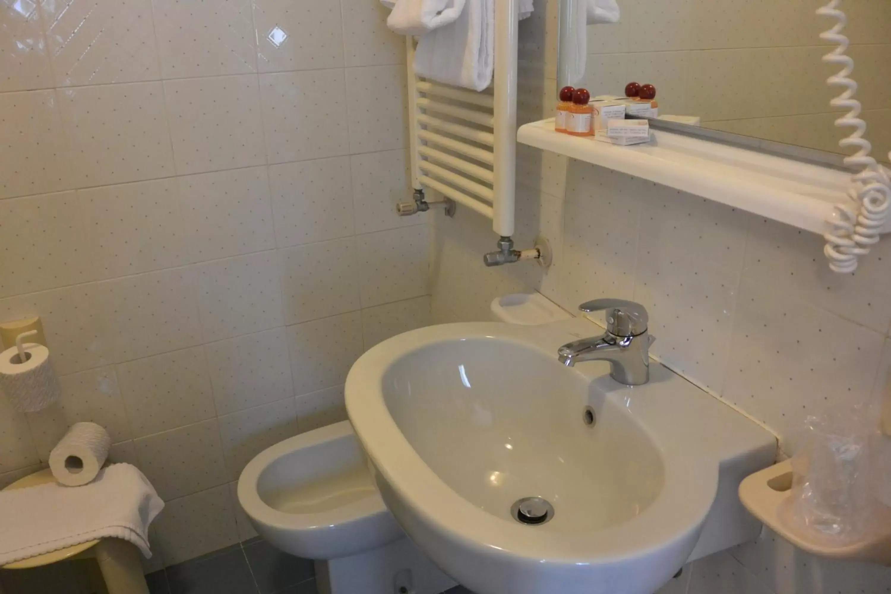 Bathroom in Hotel Falier
