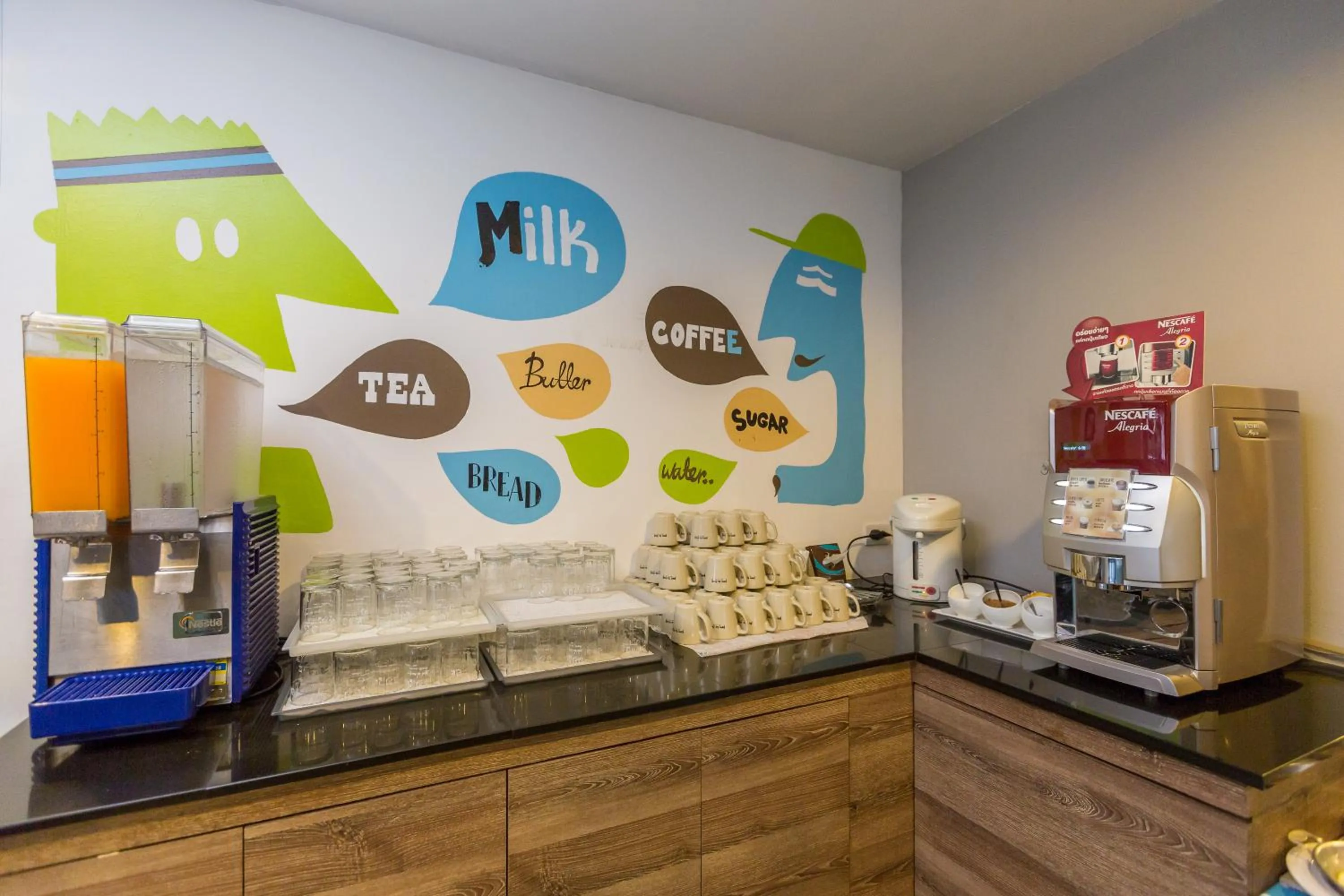 Drinks in Pen Ta Hug Hotel