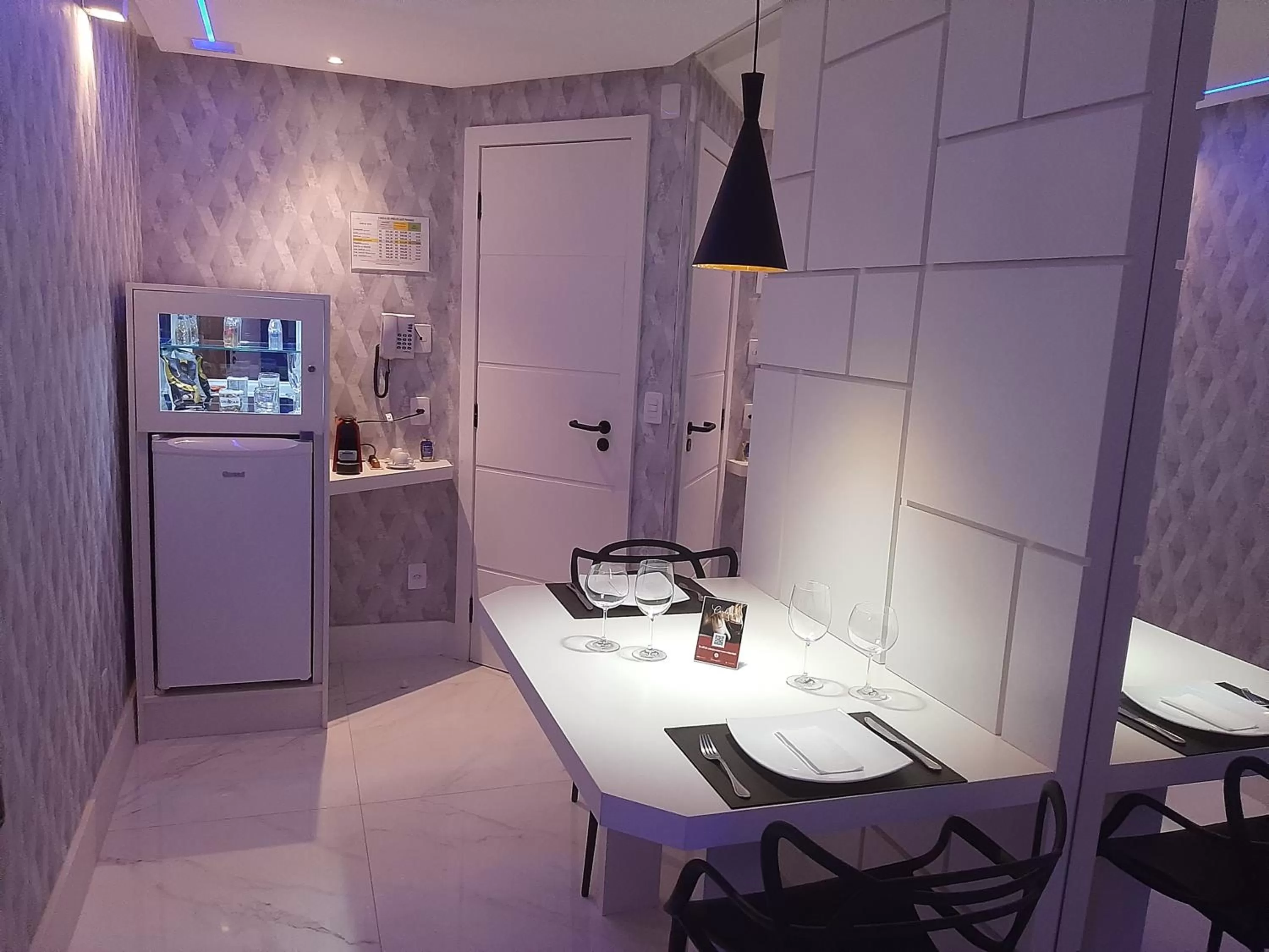 BAMBINA HOTEL -Adultos Somente